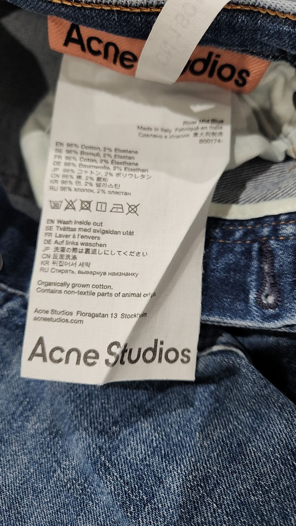 아크네 스튜디오(ACNE STUDIOS) 남성 슬림 테이퍼드 데님 팬츠 - 미드 블루 / B00174863 33