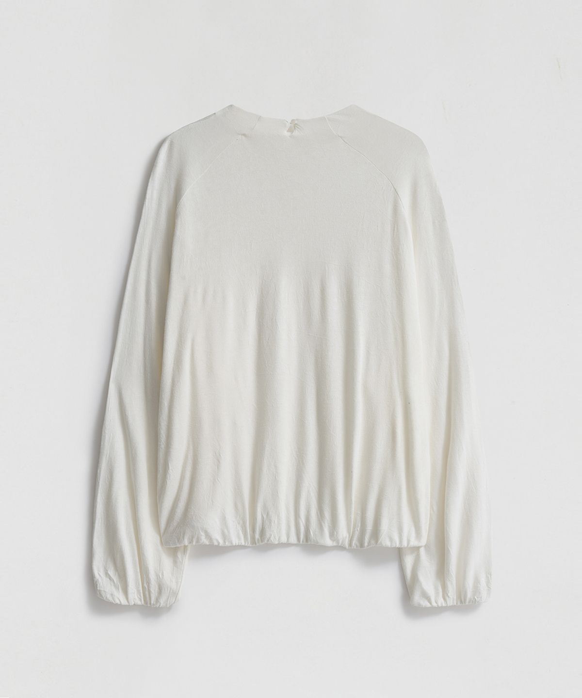 엘무드 우먼(LMOOD WOMEN) NUNO Crease Mock-Neck Top Cream