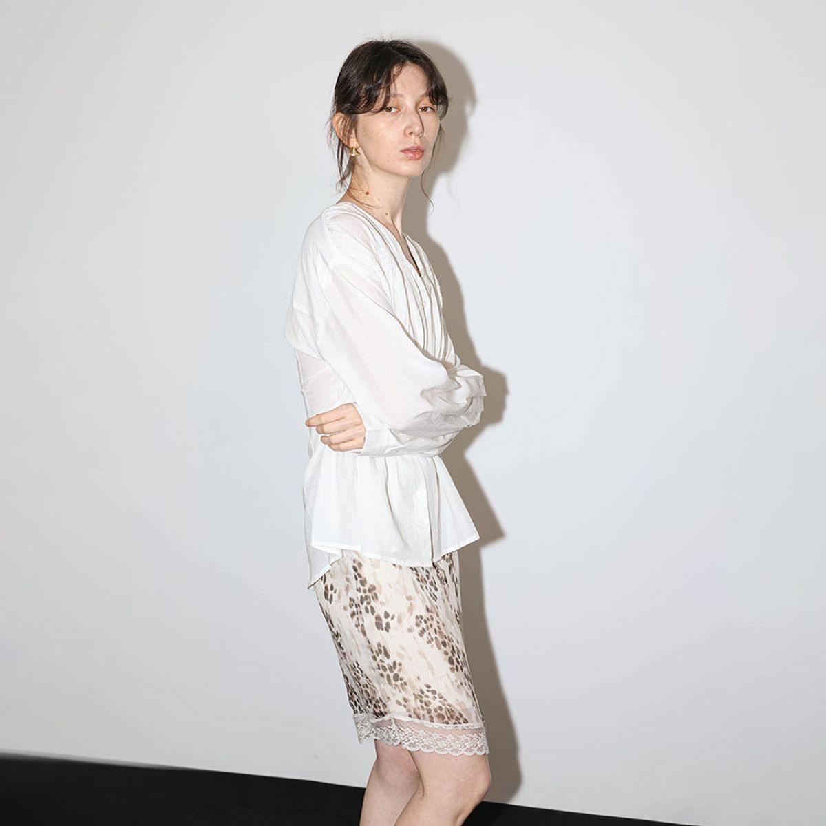웬스데이딜라잇(WEDNESDAY DELIGHT) WD_Asymmetric lace skirt