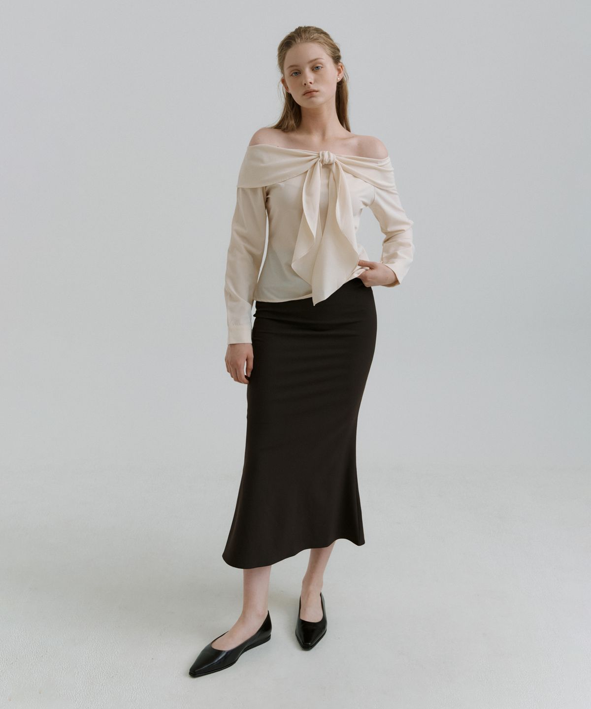 리올그(REORG) PAP OFF SHOULDER TIE BLOUSE CREAM
