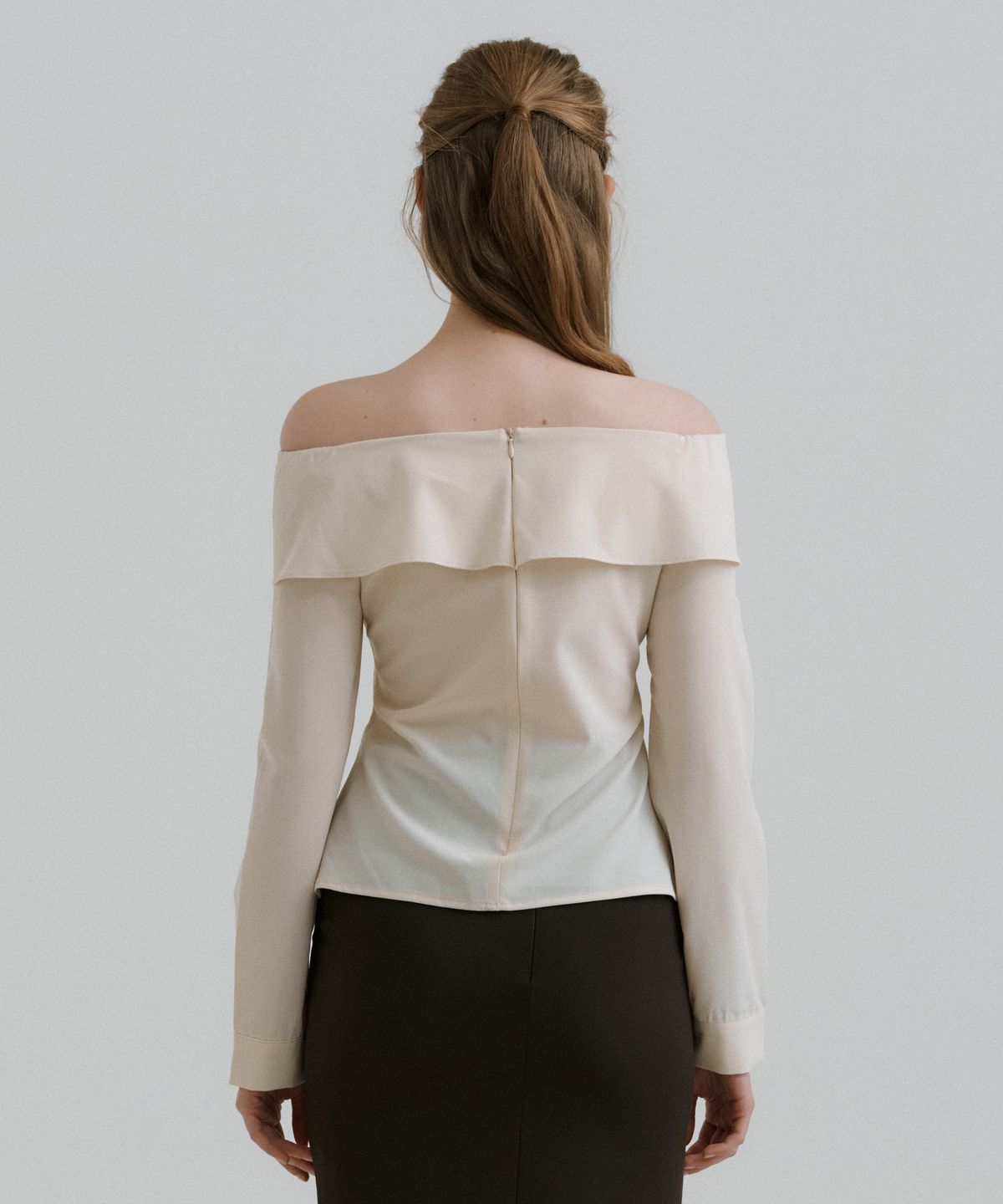 리올그(REORG) PAP OFF SHOULDER TIE BLOUSE CREAM