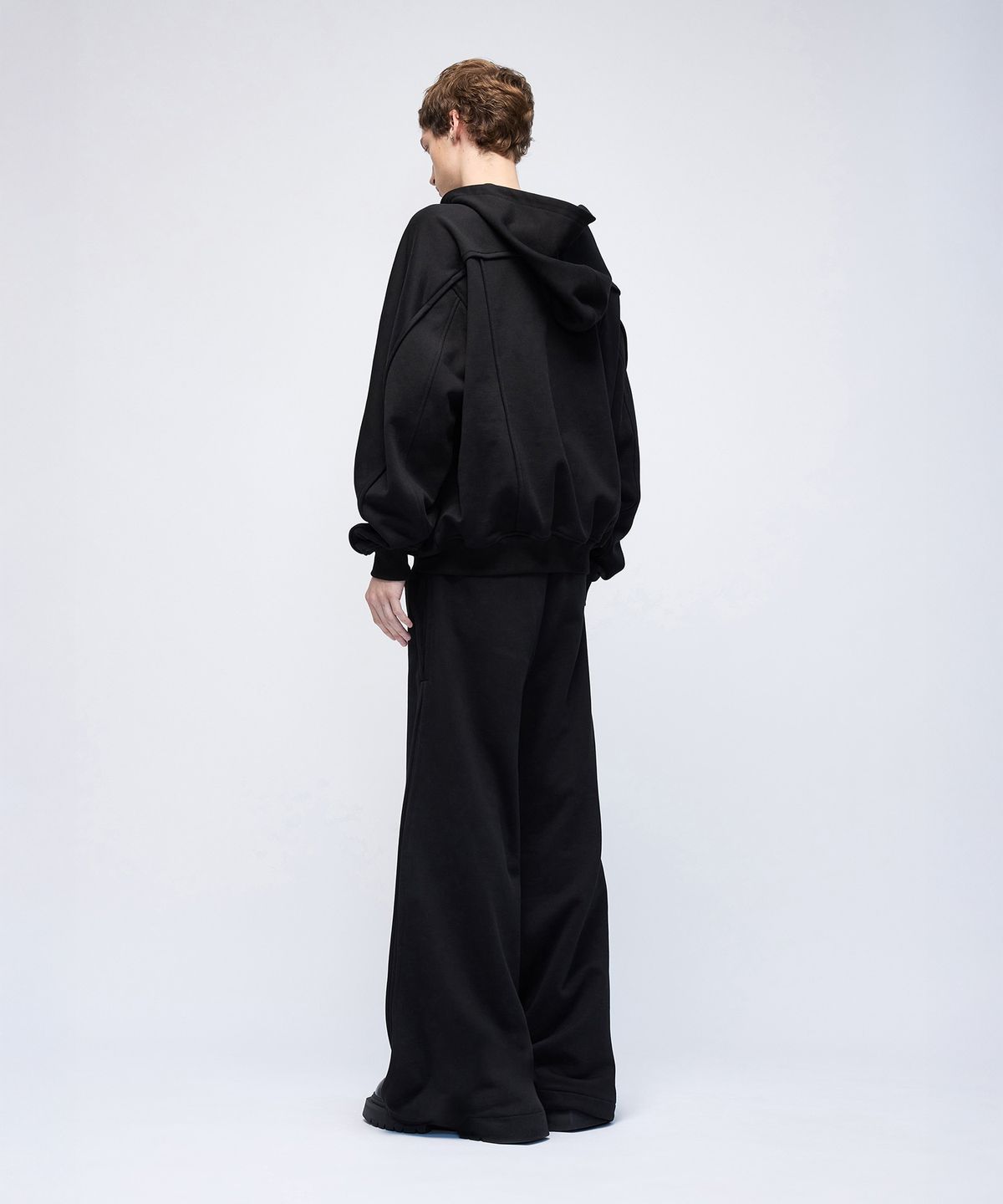 몰프(MORPH) Divided Sweat Pants