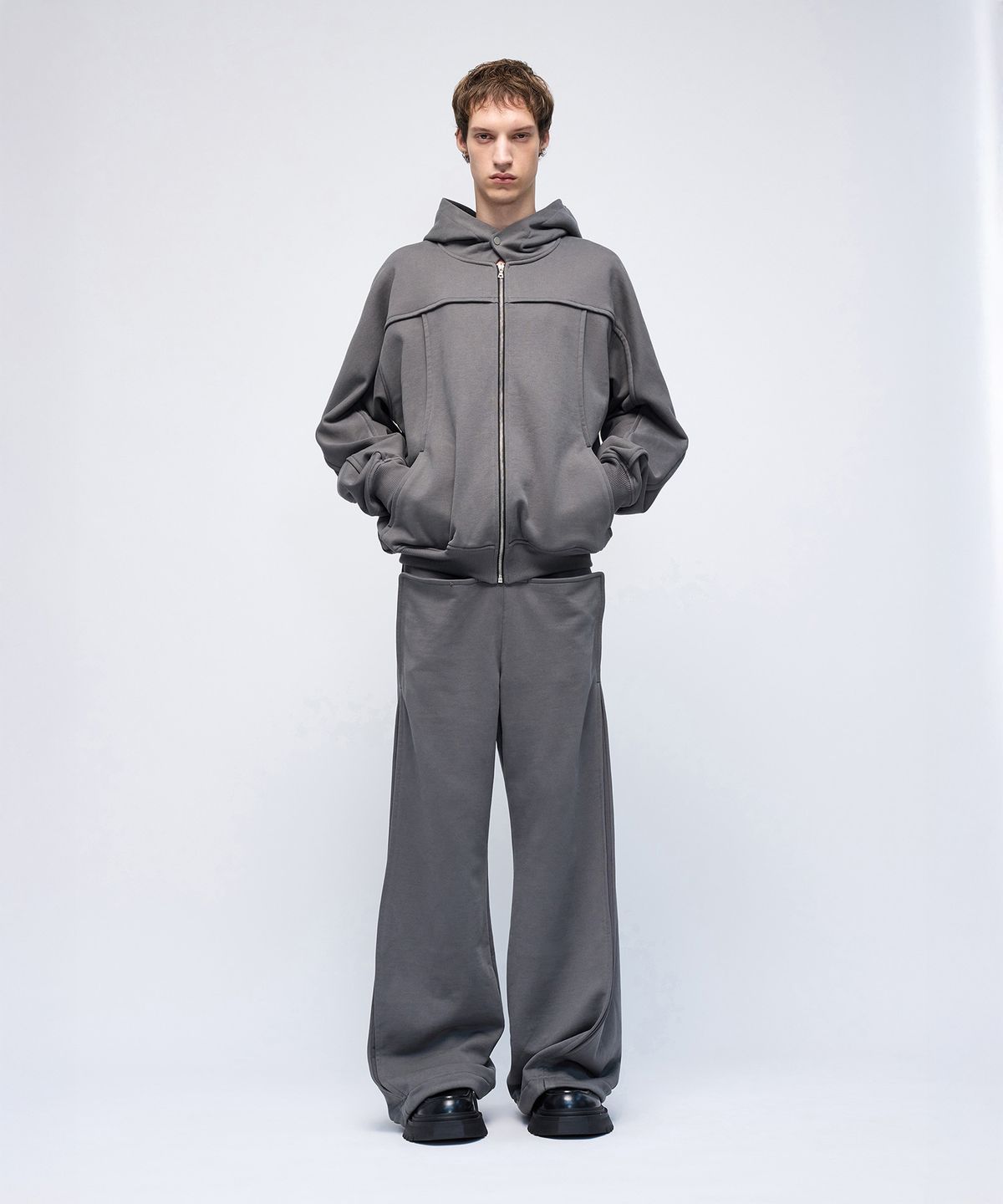 몰프(MORPH) Divided Sweat Pants