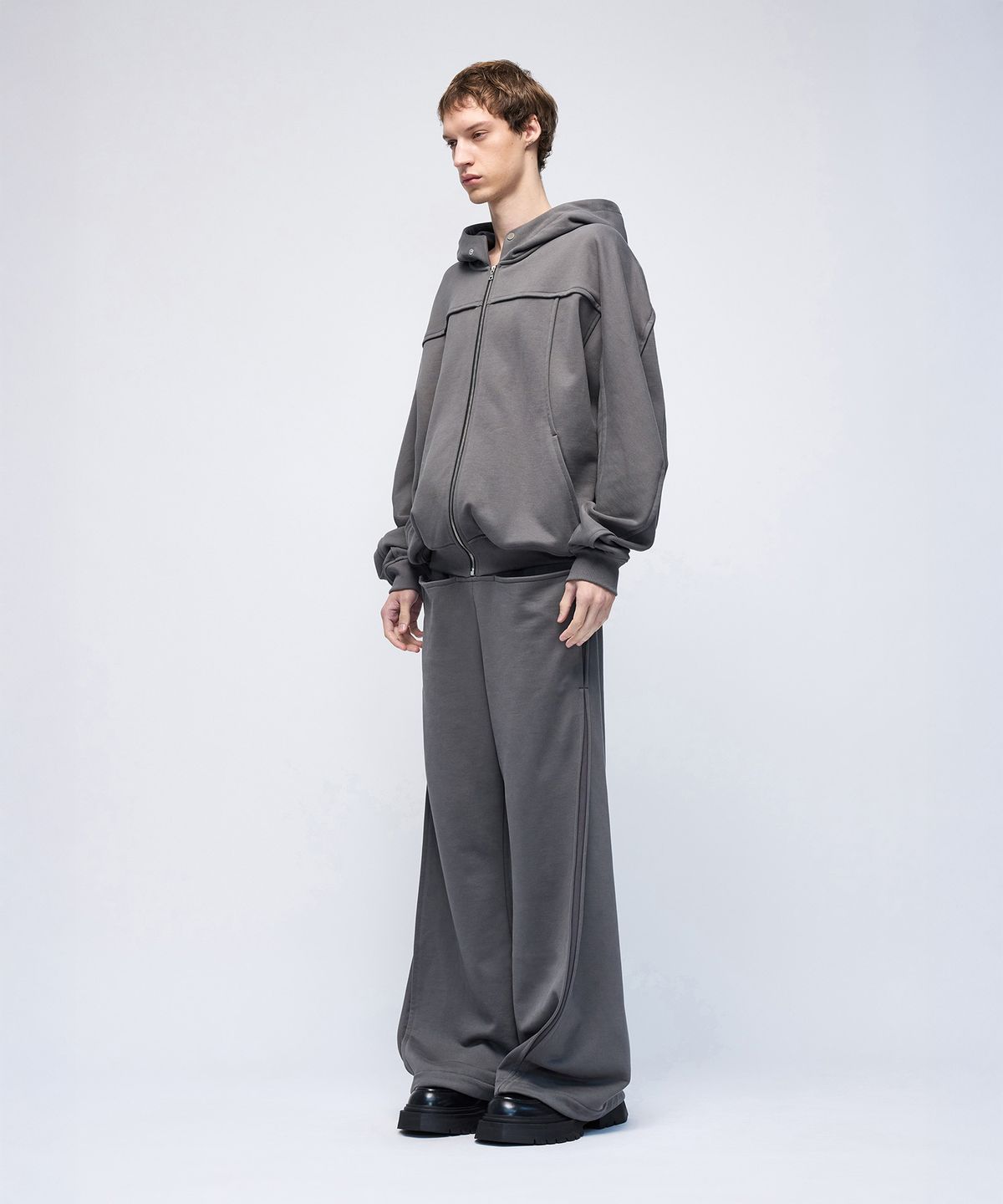 몰프(MORPH) Divided Sweat Pants
