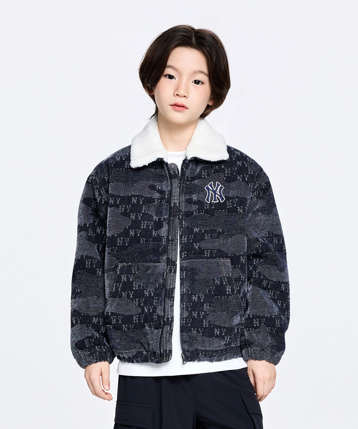 엠엘비 키즈(MLB KIDS) 스트릿 카무플라주 모노그램 윈터 데님 점퍼 NY (Navy)