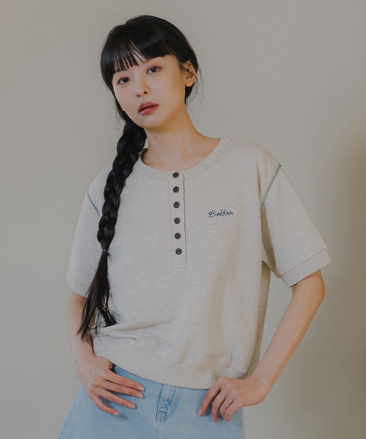 바켄(BAKKEN) [우먼] 헨리넥 숏 슬리브 스웨트 셔츠 BK5957 (2 COLOR)