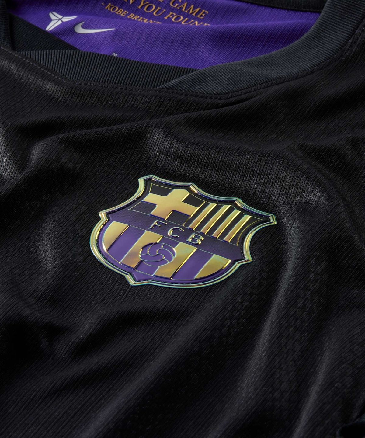 나이키(NIKE) FC 바르셀로나 2026/27 스타디움 어웨이 코비 드라이 핏 축구 레플리카 저지 M - 필드 퍼플:블랙:메탈릭 골드 / II1912-505
