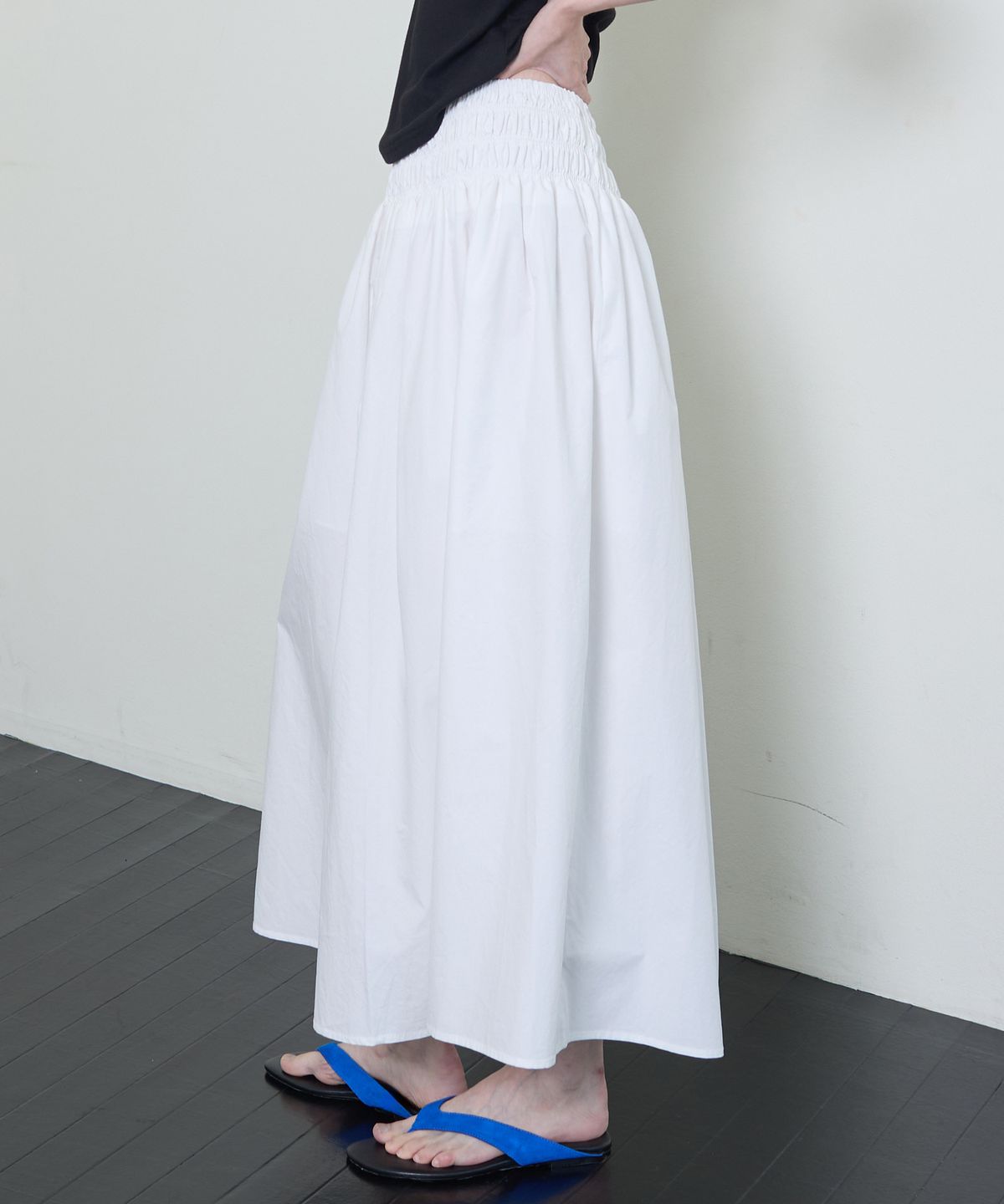 누베르(NUVERE) Smocking  Maxi Skirt White