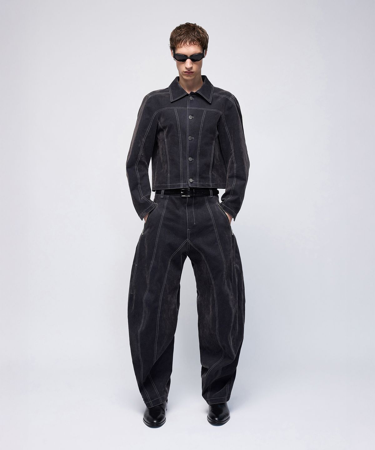 몰프(MORPH) Divided Velvet Denim Curved Pants