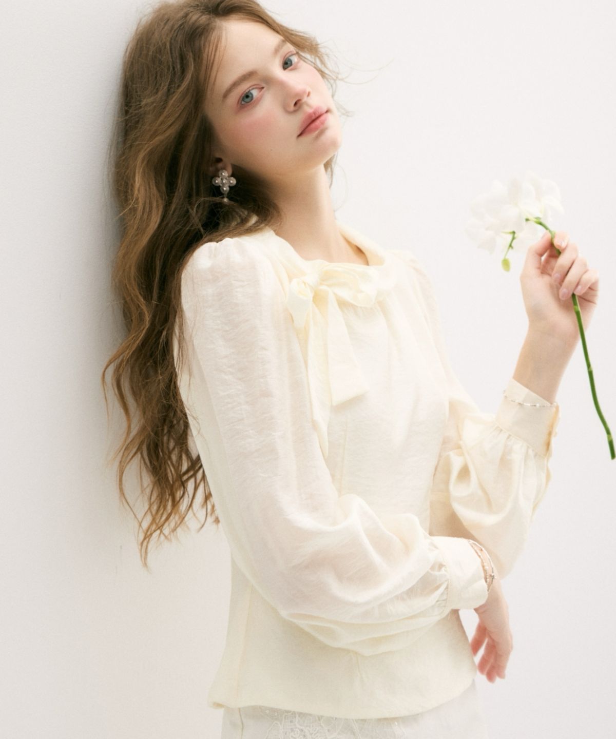 신스덴(SINCETHEN) 루반 아이보리 블라우스