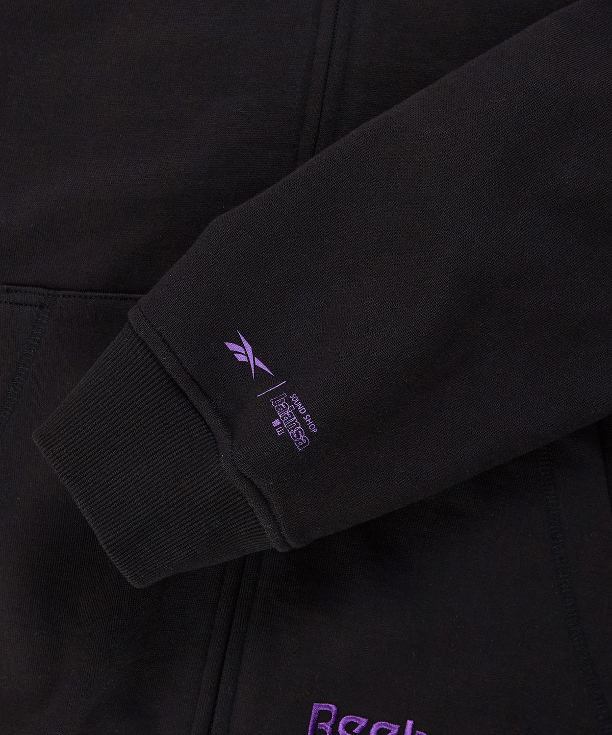 리복(REEBOK) [리복x발란사] 그래픽 후드 집업 - 블랙