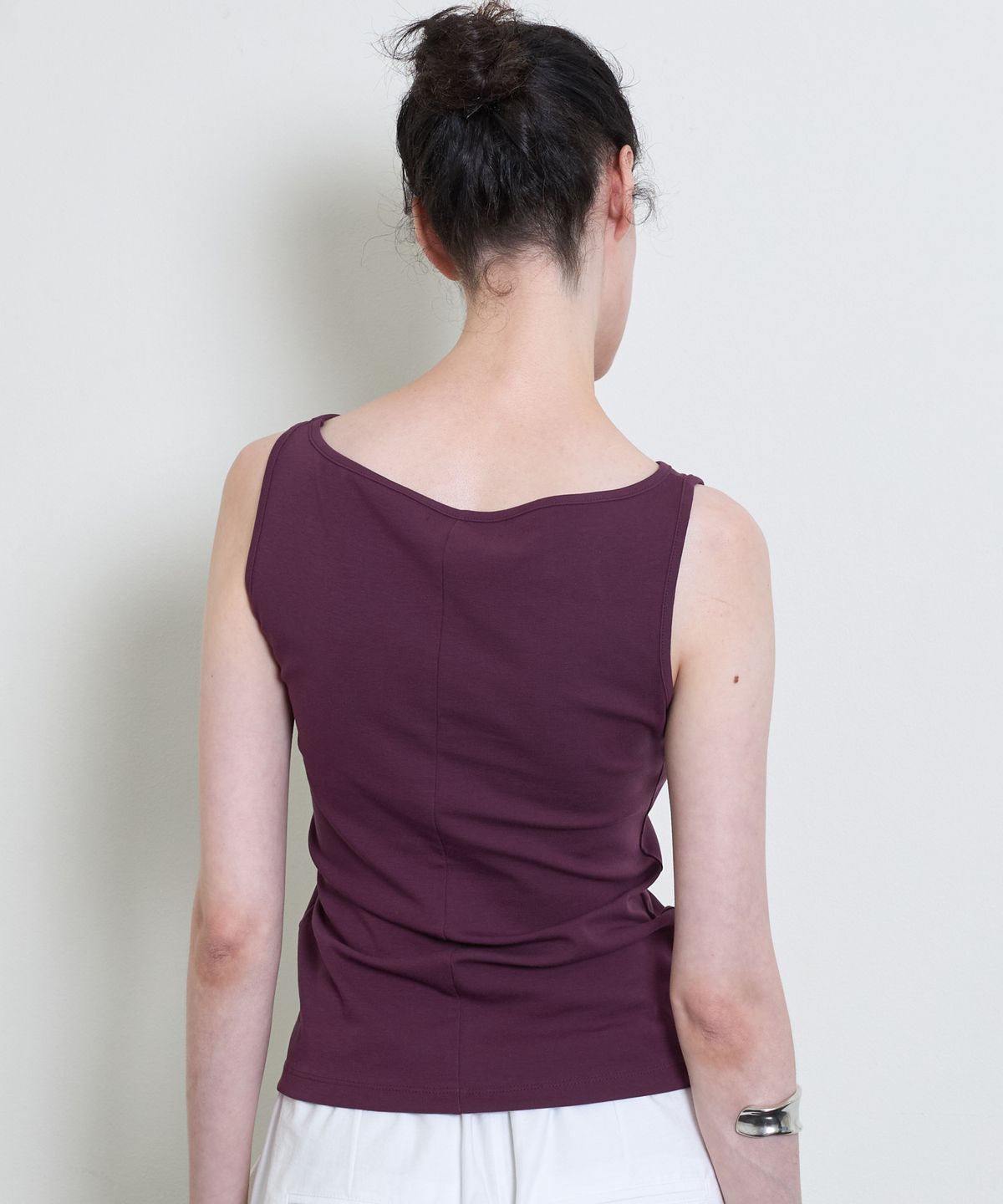 누베르(NUVERE) Flux Boatneck Sleeveless Plum