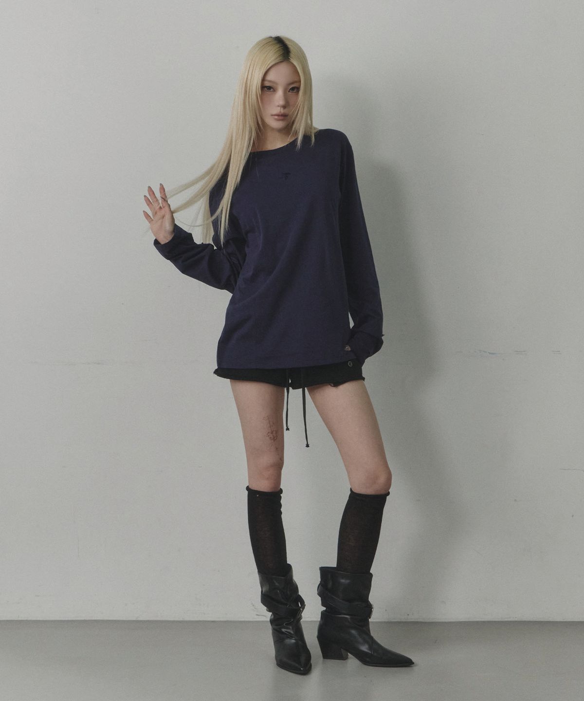 업드래프트(UPDRAFT) Button Roll-Up Loose-Fit Long Sleeve [Navy]