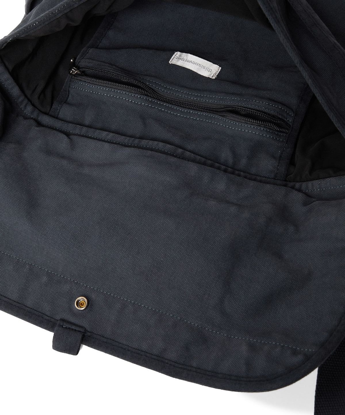 디스이즈네버댓(THISISNEVERTHAT) Overdyed Canvas Messenger Bag Charcoal