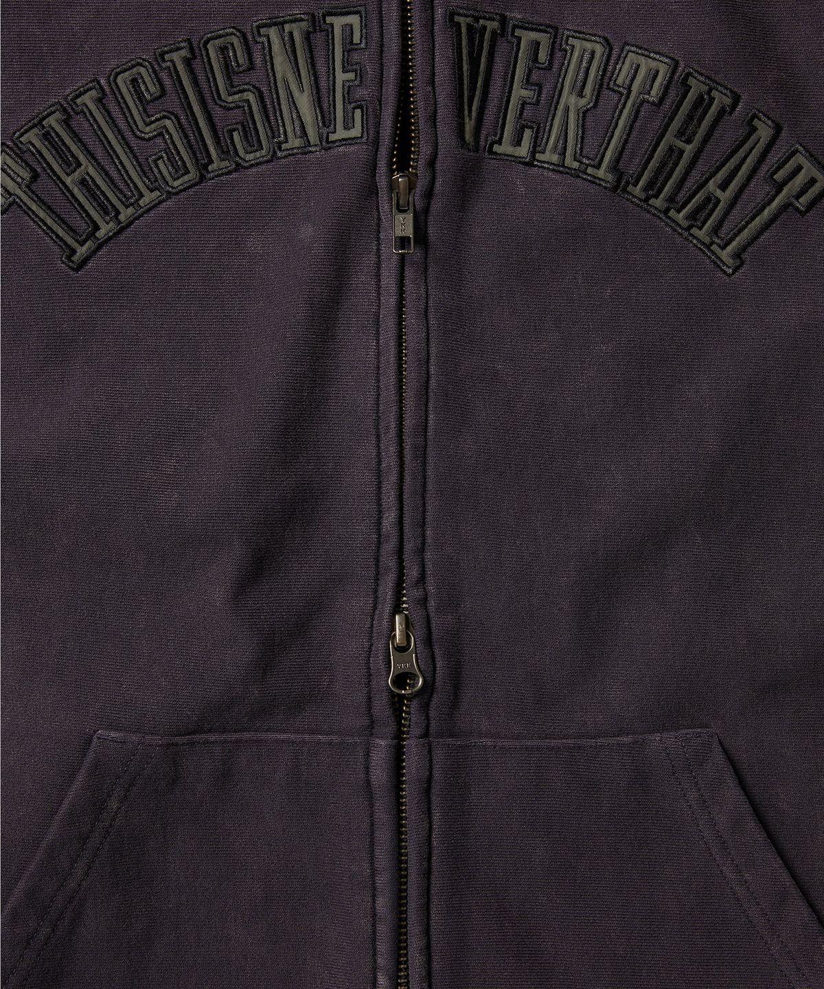디스이즈네버댓(THISISNEVERTHAT) Applique Zip Up Hoodie Damaged Black