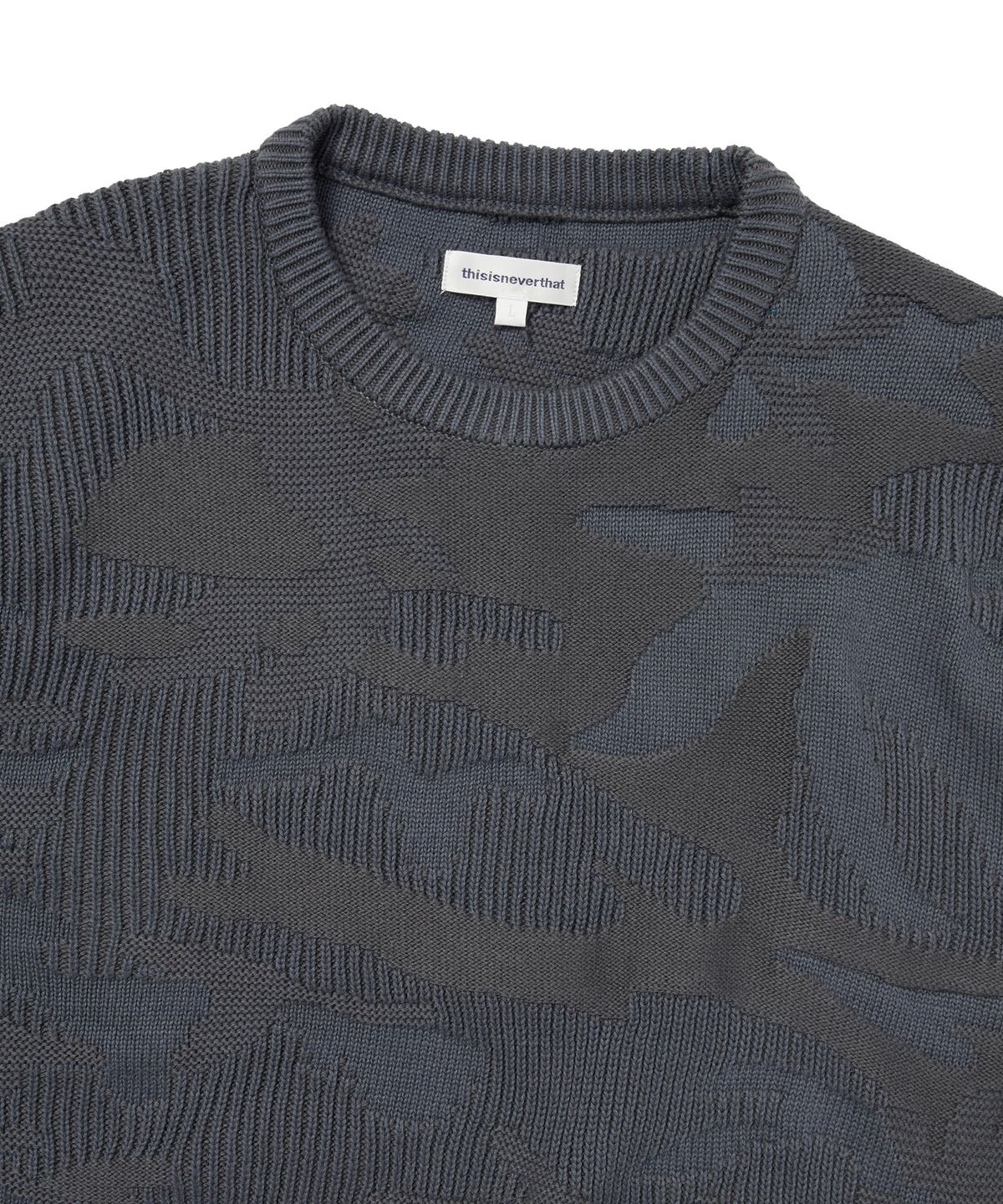 디스이즈네버댓(THISISNEVERTHAT) Camouflage Jacquard Knit Crew Dark Navy