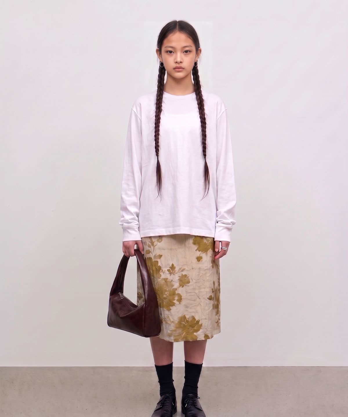 이네크(INNEQ) taeri tote_gloss brown_lettering