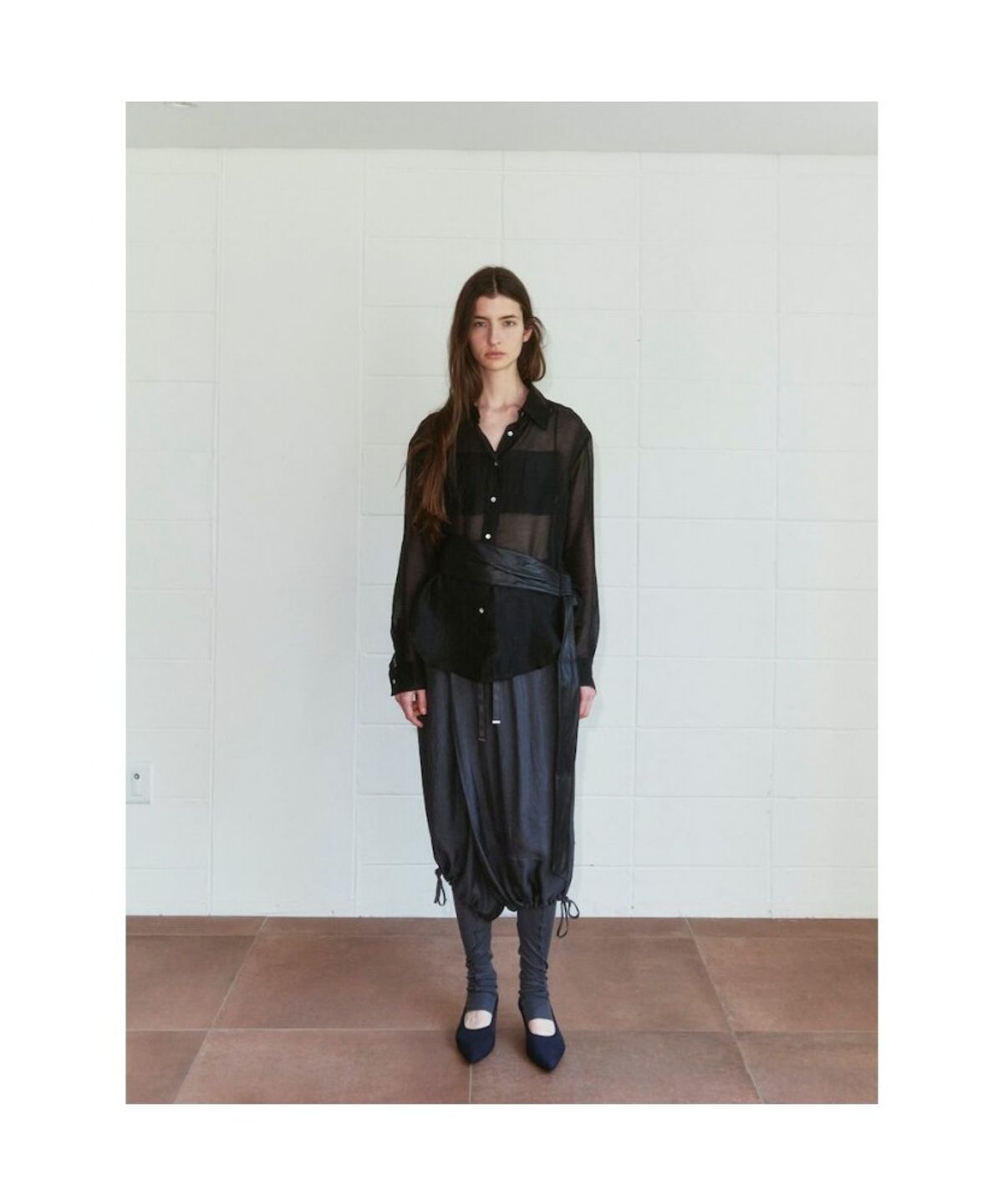 앙개(ANGGAE) Sheer Shirt  Black