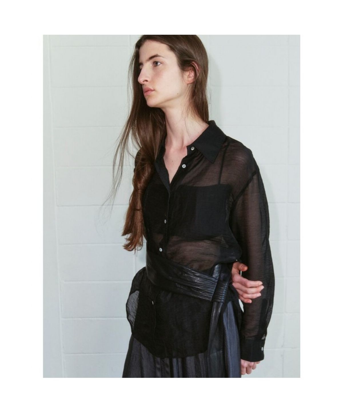 앙개(ANGGAE) Sheer Shirt  Black