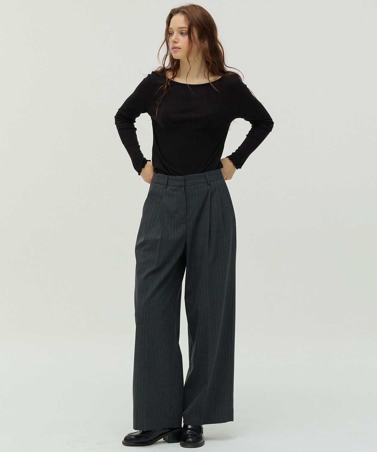 뉴루키(NEW LOOKY) Modern Two-Tuck Pants _Charcoal grey