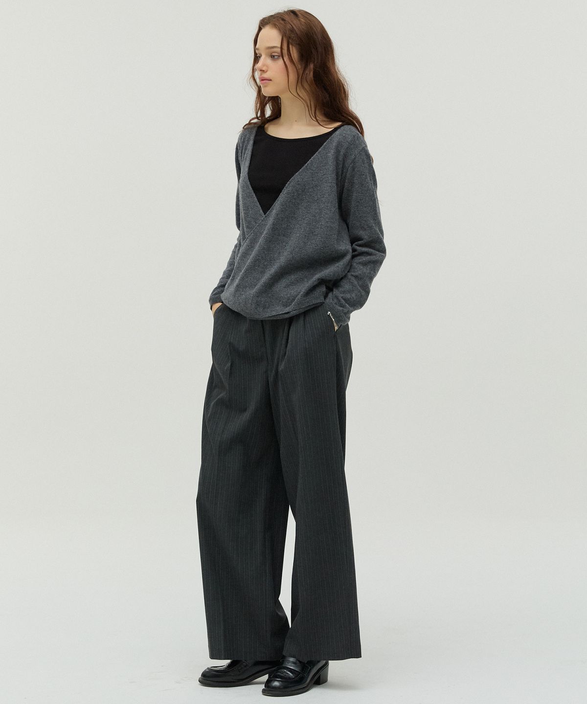 뉴루키(NEW LOOKY) Modern Two-Tuck Pants _Charcoal grey