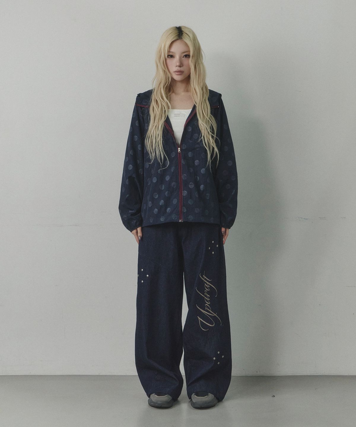 업드래프트(UPDRAFT) Dot Asymmetric Cutout Windbreaker [Navy]