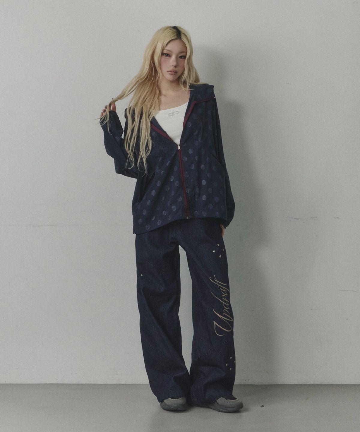 업드래프트(UPDRAFT) Dot Asymmetric Cutout Windbreaker [Navy]