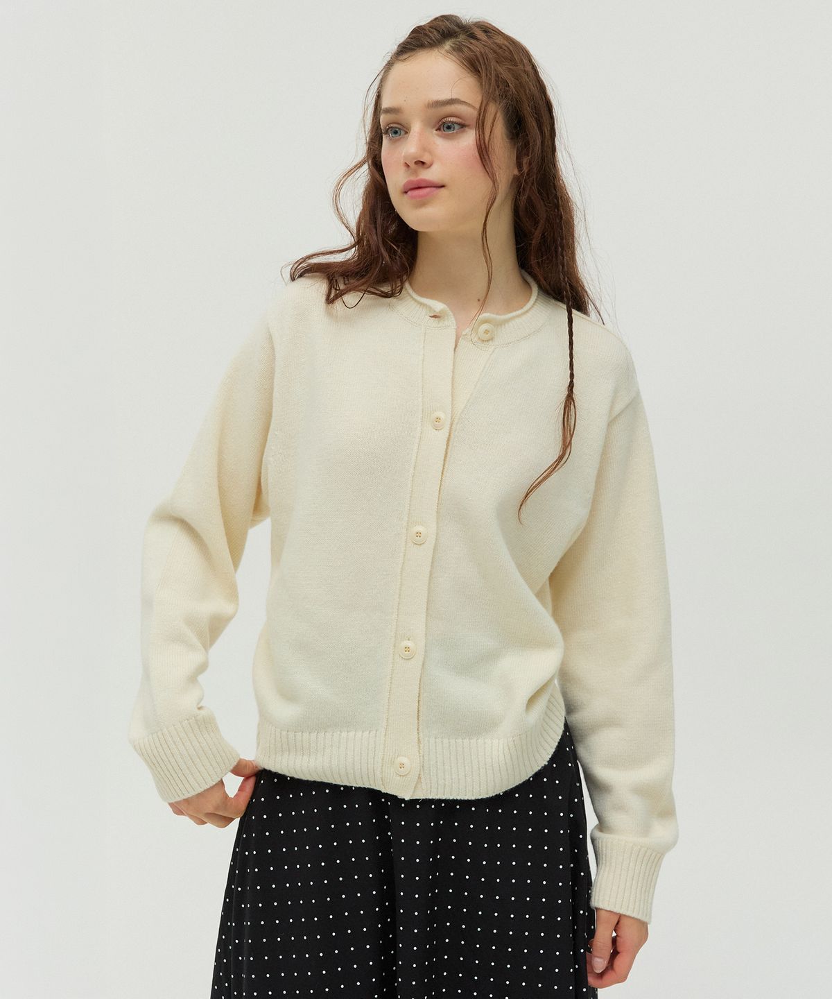 뉴루키(NEW LOOKY) Round neck merino wool cardigan_Ivory