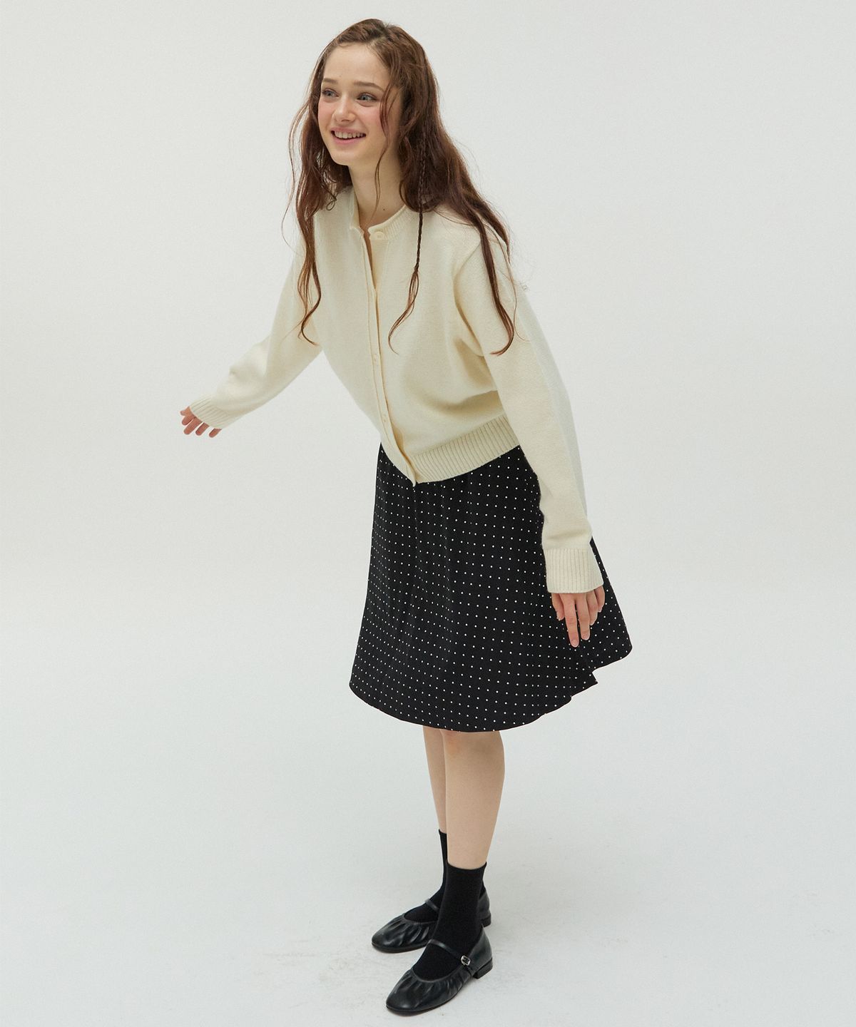 뉴루키(NEW LOOKY) Round neck merino wool cardigan_Ivory