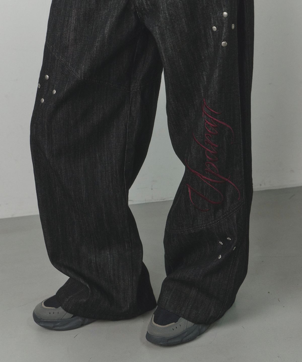 업드래프트(UPDRAFT) Side Pintuck Rivet Wide Denim Pants [Washed Black]
