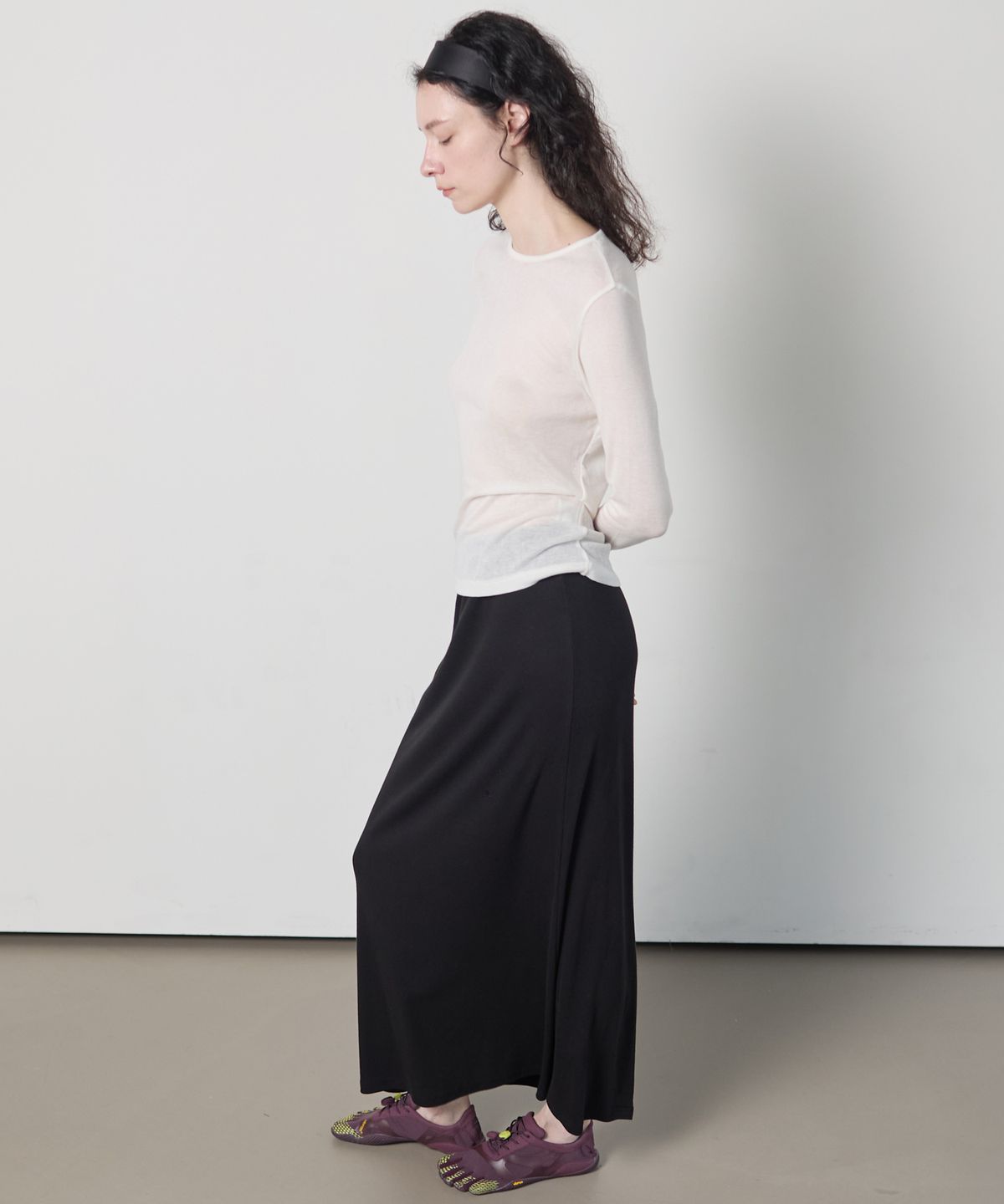 누베르(NUVERE) Base Long Sleeve Tee Ivory