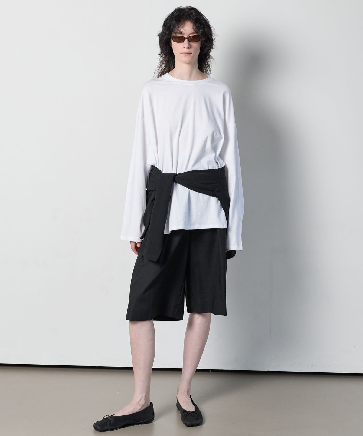 누베르(NUVERE) Bread Long Sleeve Tee White