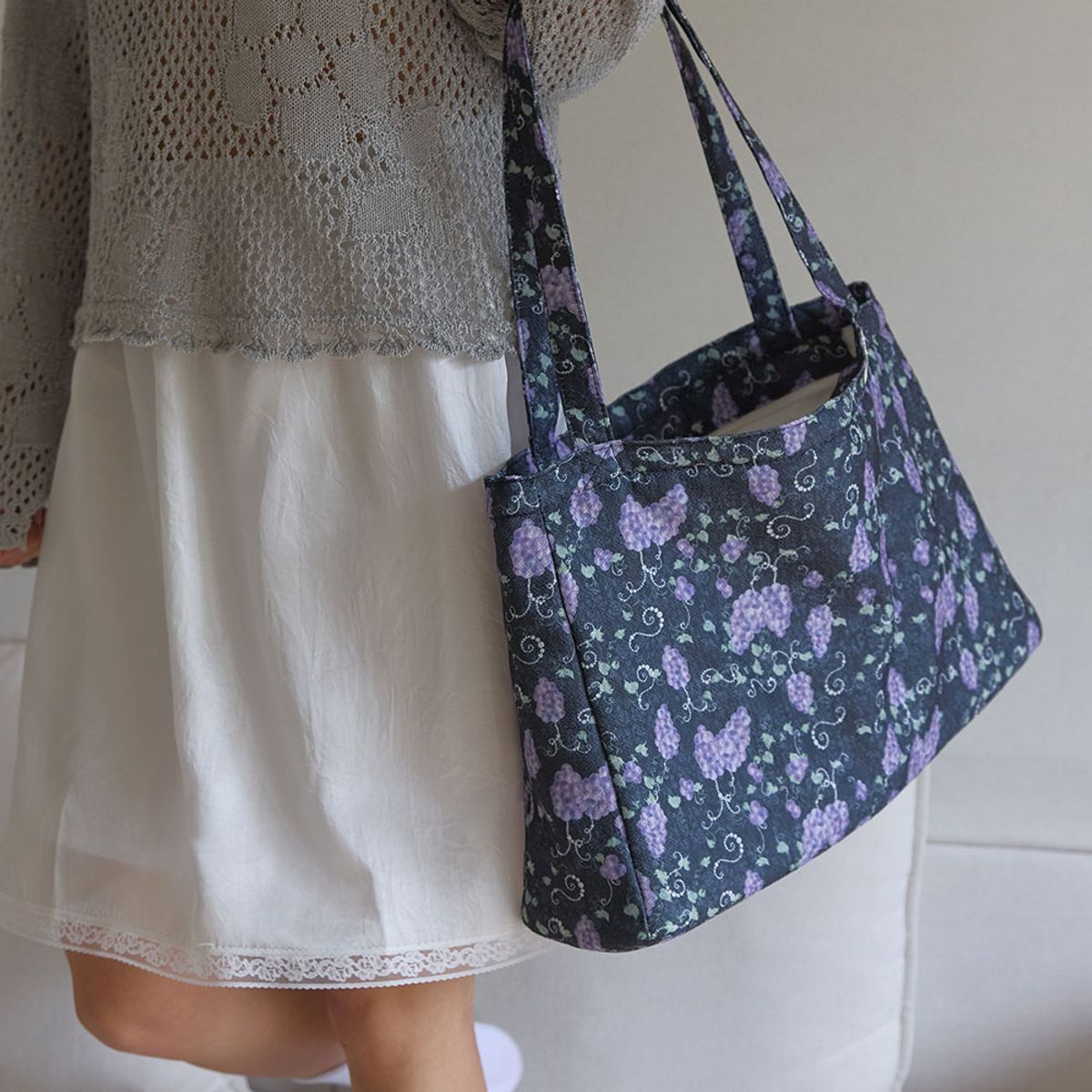 뮤즈무드(MUSEMOOD) Padded Bag (패딩백)