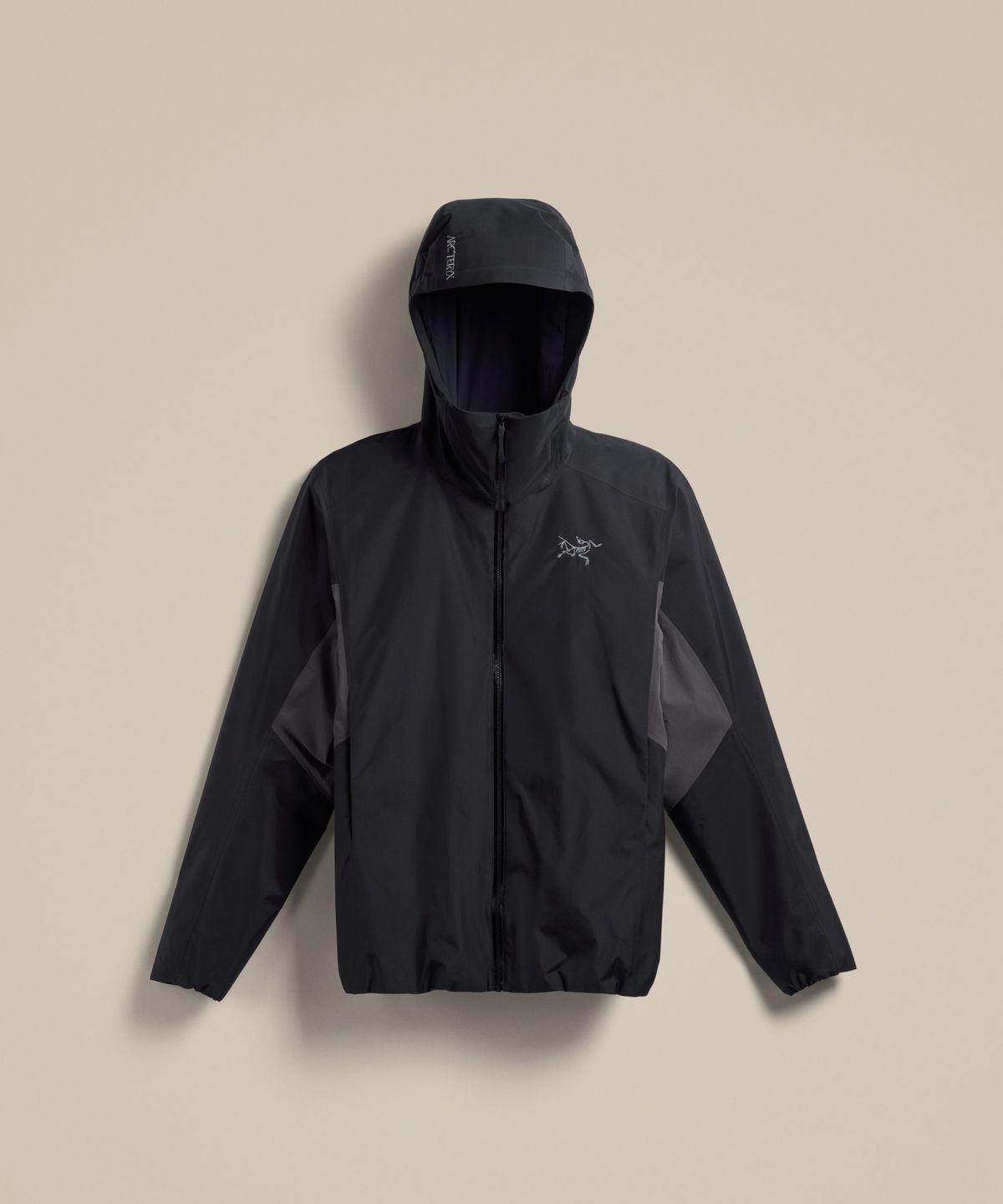아크테릭스(ARCTERYX) 솔라노 인슐레이티드 후디 남성 - BLACK/GRAPHITE / AJQFM11000