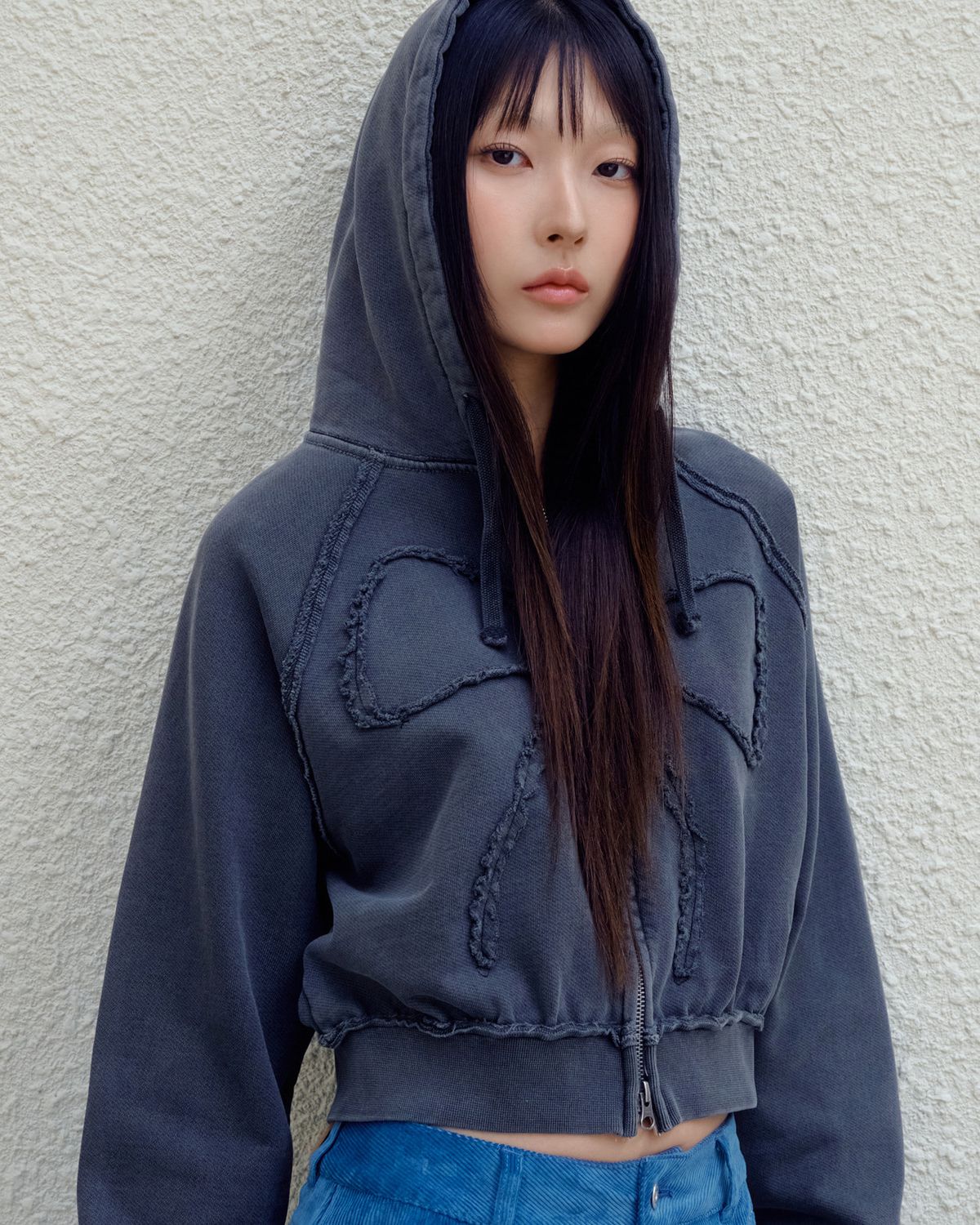 아크메드라비(ACME DE LA VIE) WOMAN RIBBON APPLIQUE CROP HOODIE ZIP UP