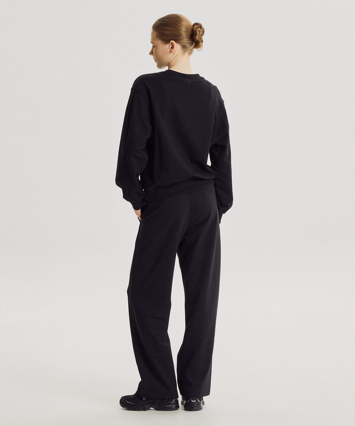 뉴발란스(NEW BALANCE) NBMLG4W912 / WOMEN 에센셜 스트레이트 팬츠 (BLACK)