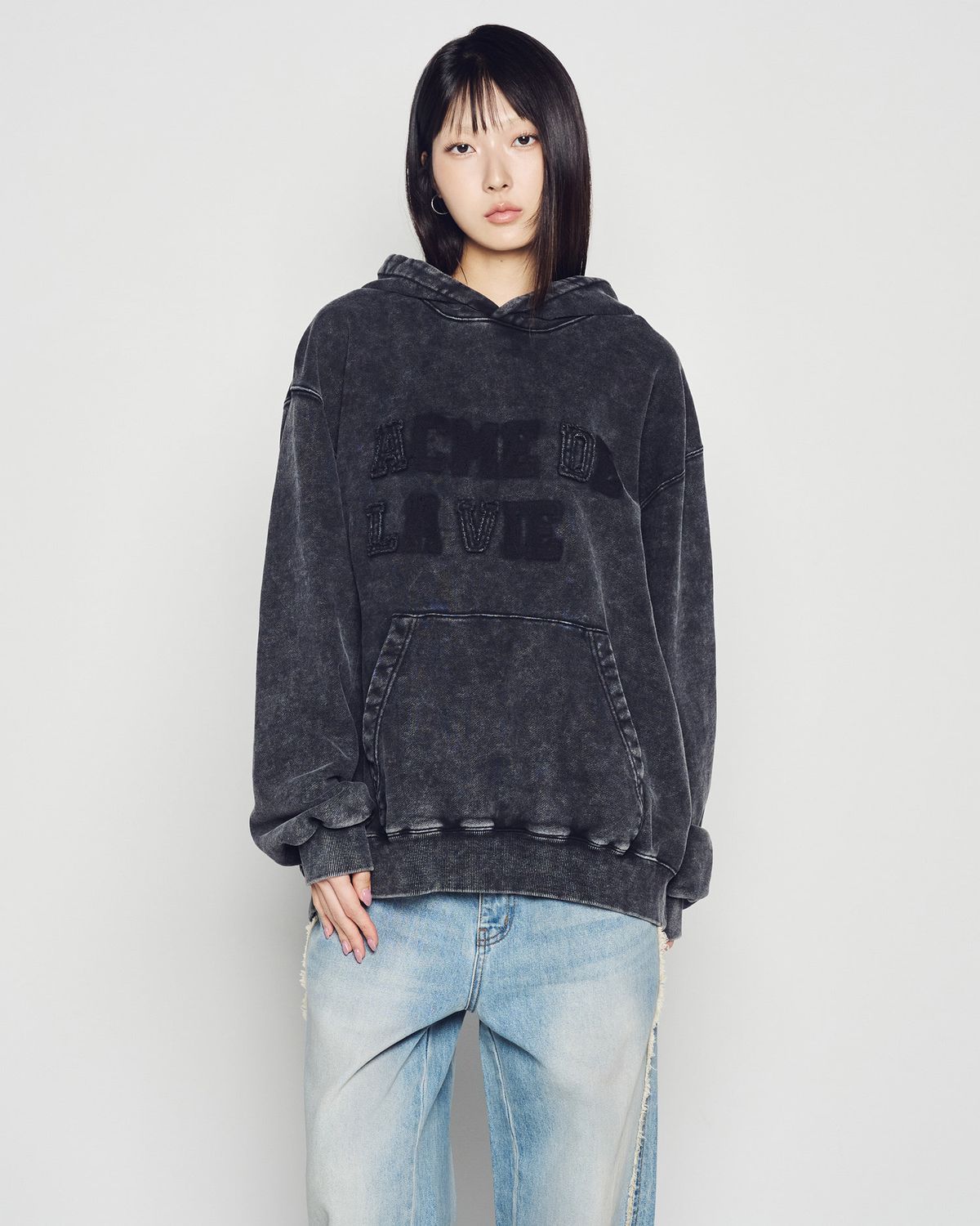 아크메드라비(ACME DE LA VIE) WASHED VINTAGE APPLIQUE HOODIE