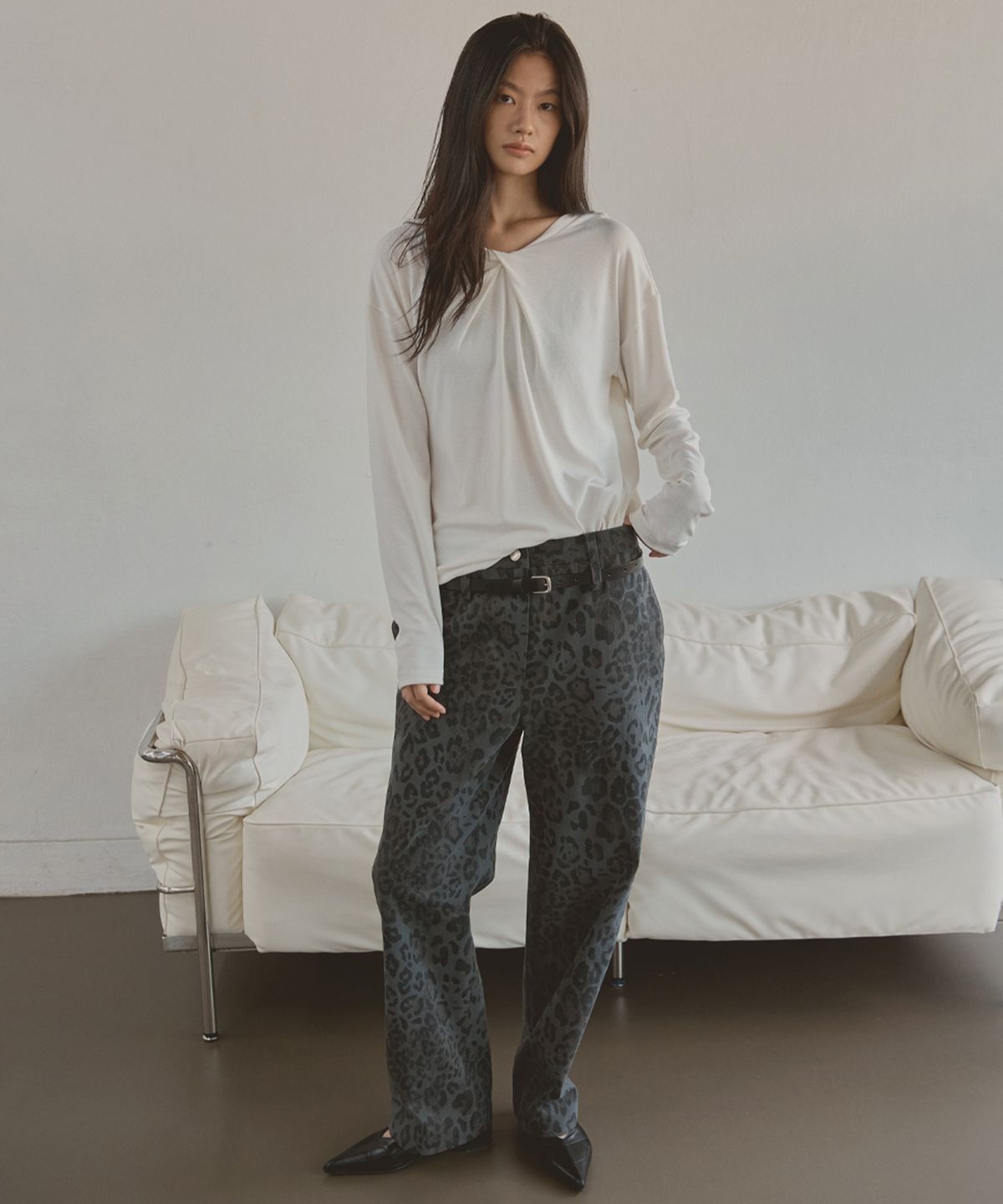 시그레이트(SIGREAT) COWL DRAPE LONG-SLEEVE TEE_IVORY