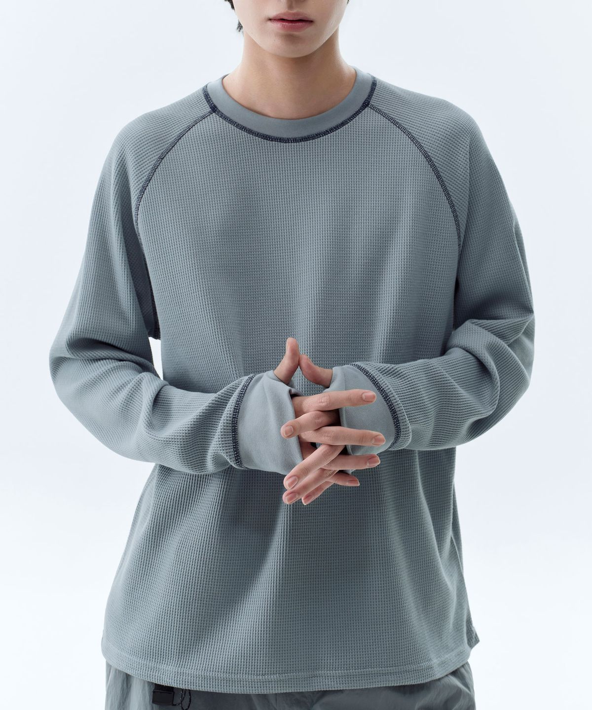 무신사 스탠다드(MUSINSA STANDARD) [시티 레저] 와플 긴소매 티셔츠 [클라우디 블루]