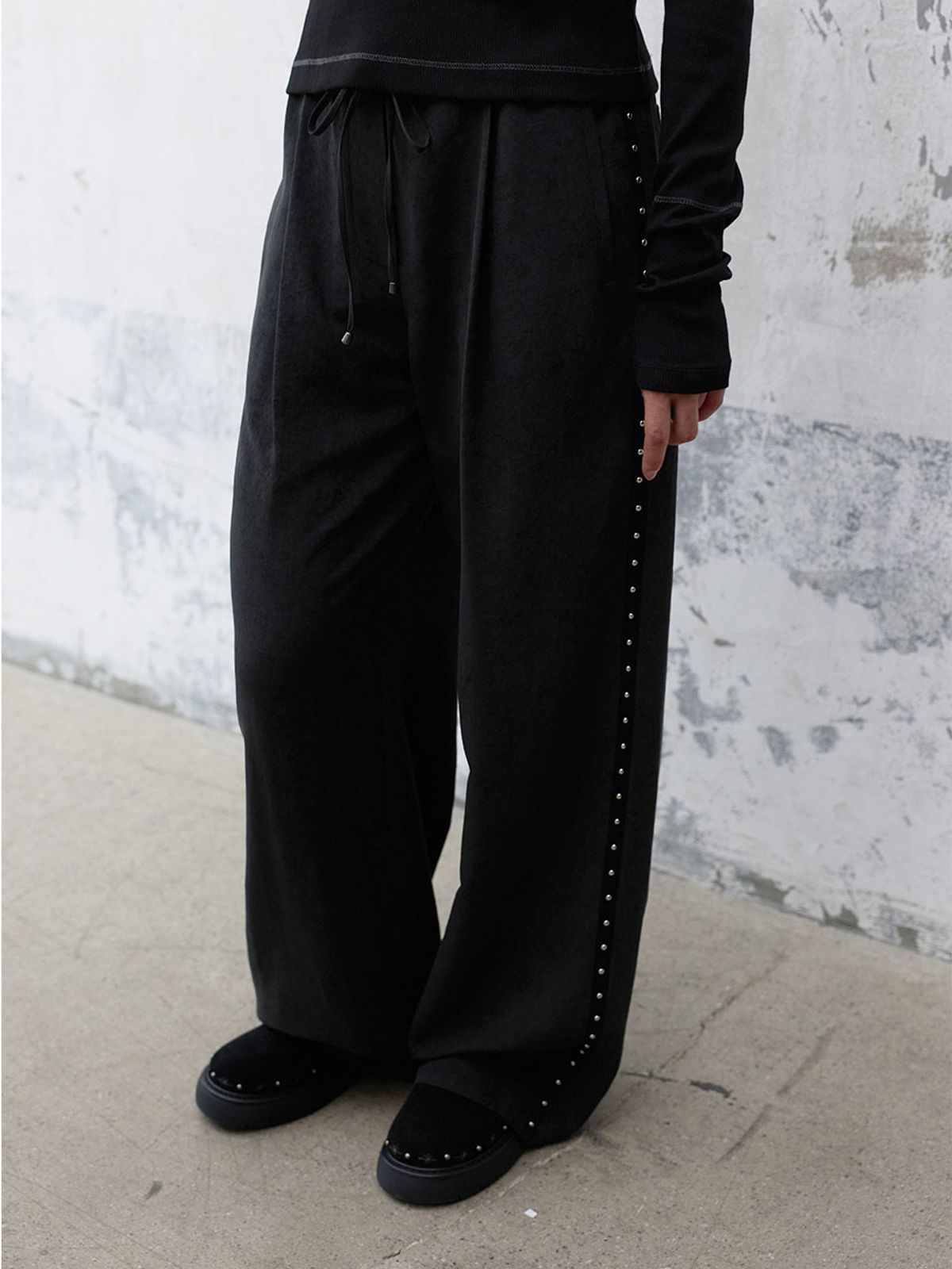 레이브(RAIVE) Side Stud Detail Wide Pants VW6XL996_2color