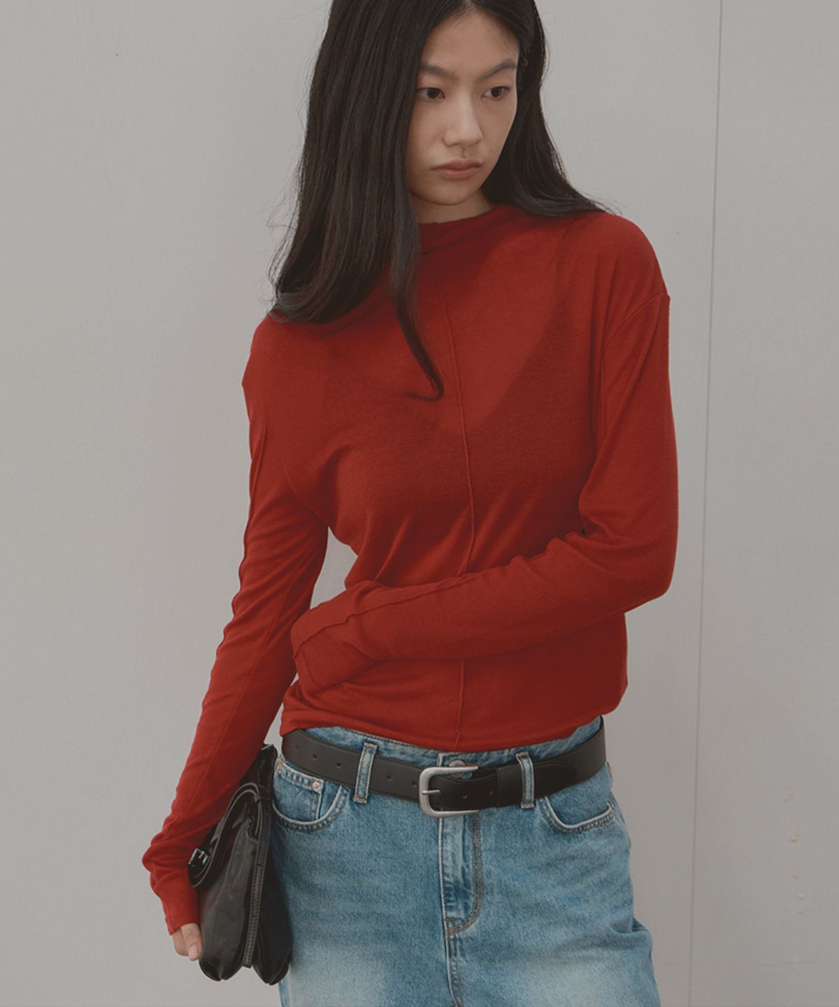 시그레이트(SIGREAT) SHEER MOCK-NECK PIN-TUCK TEE_RED