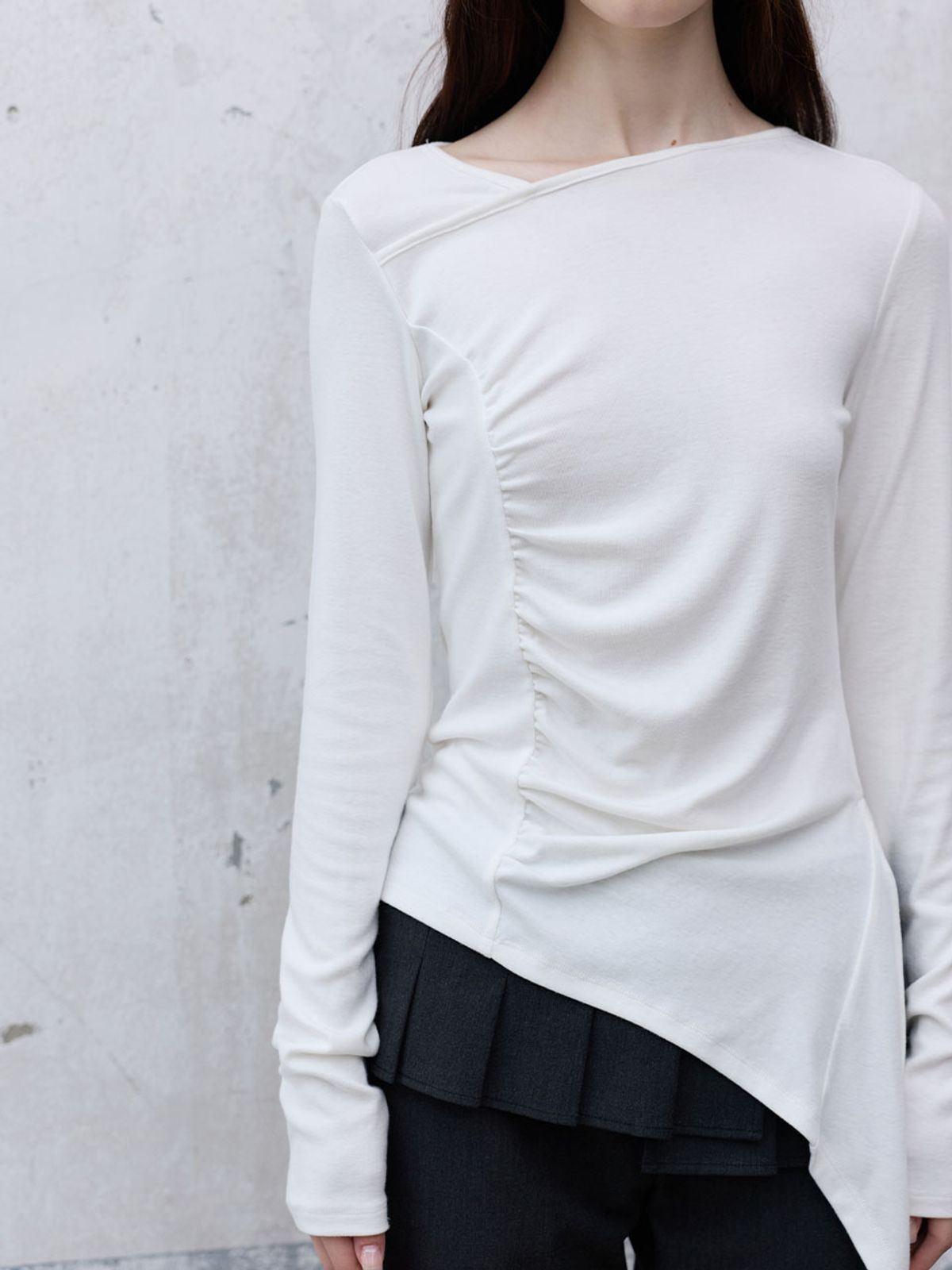 레이브(RAIVE) Shirring Asymmetrical Top VW6AE957_2color