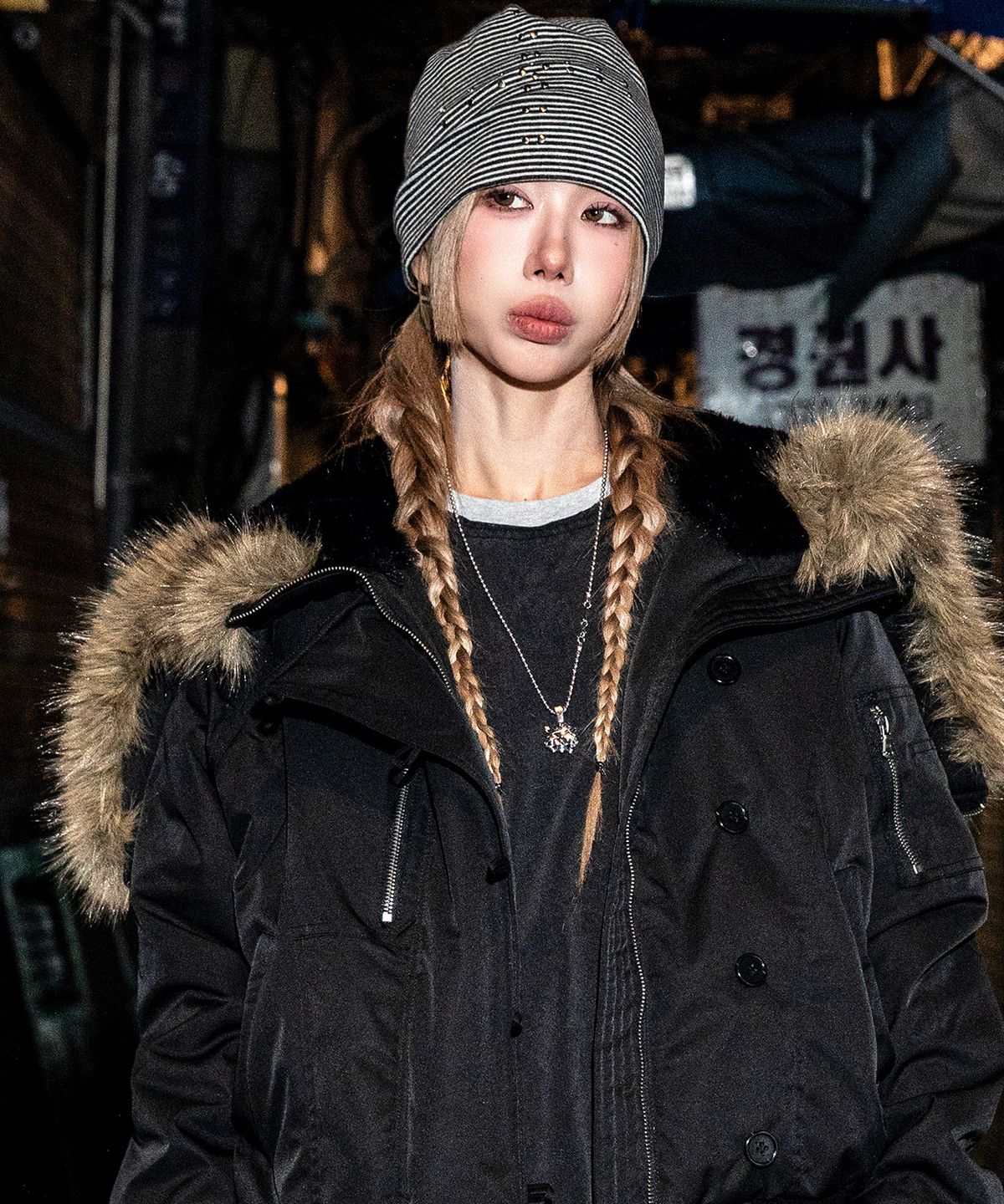 엑스톤즈(XTONZ) XF020 크로스 스터드 스트라이프 비니 (BLACK/GRAY)
