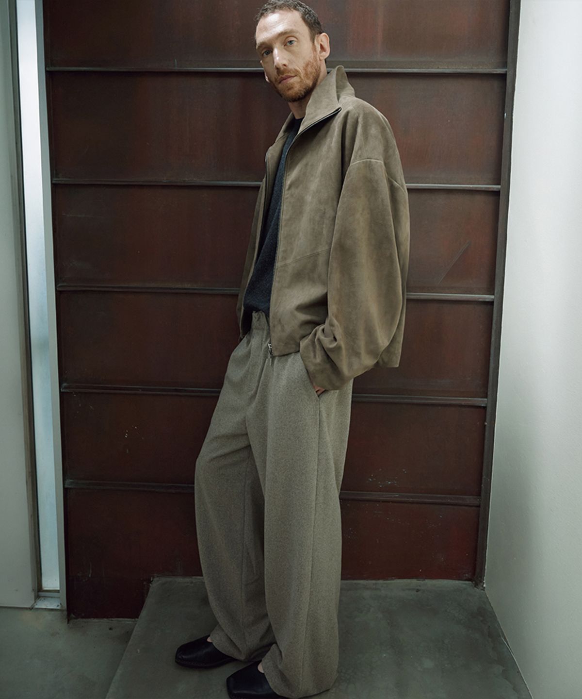 우마뭉(UMARMUNG) Italian goat suede blouson_Hay