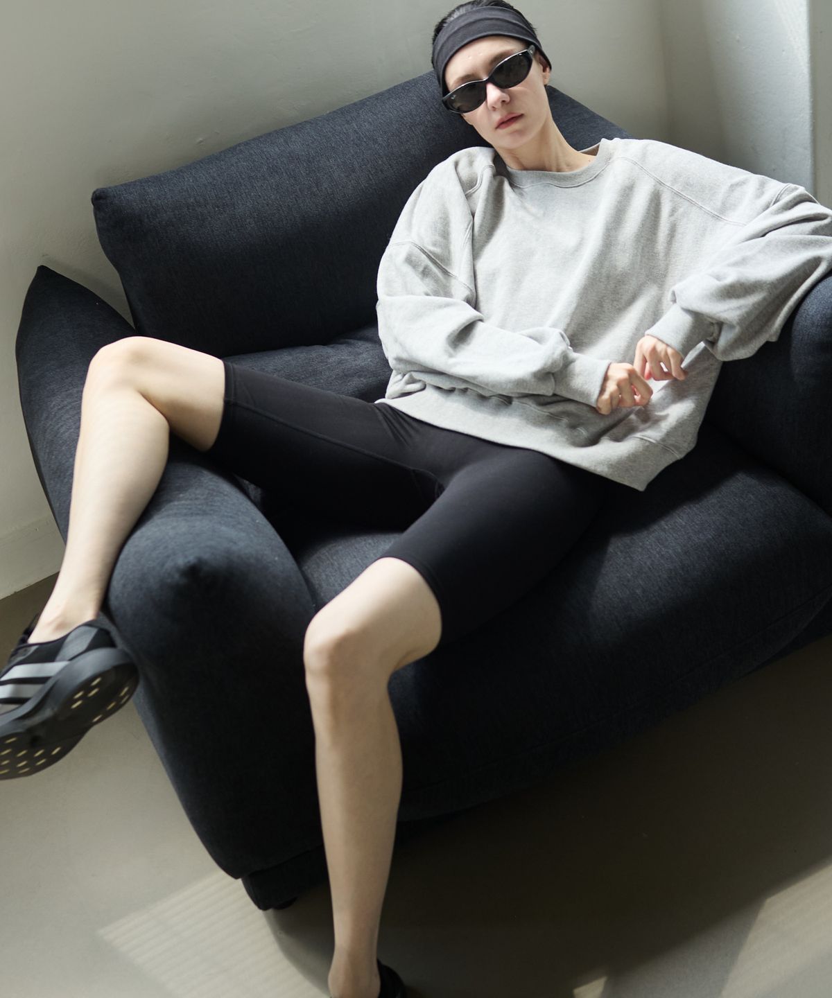 누베르(NUVERE) Dover Oversized Sweat Gray