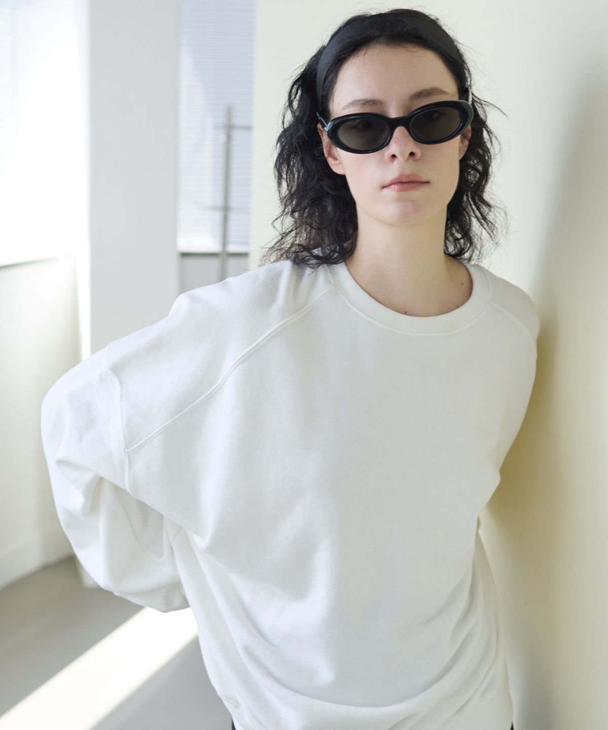 누베르(NUVERE) Dover Oversized Sweat Ivory