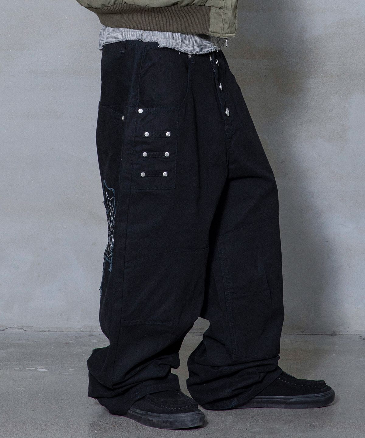 엑스톤즈(XTONZ) XF018 루프 크로스 더블니 워싱 코튼 팬츠 (BLACK)