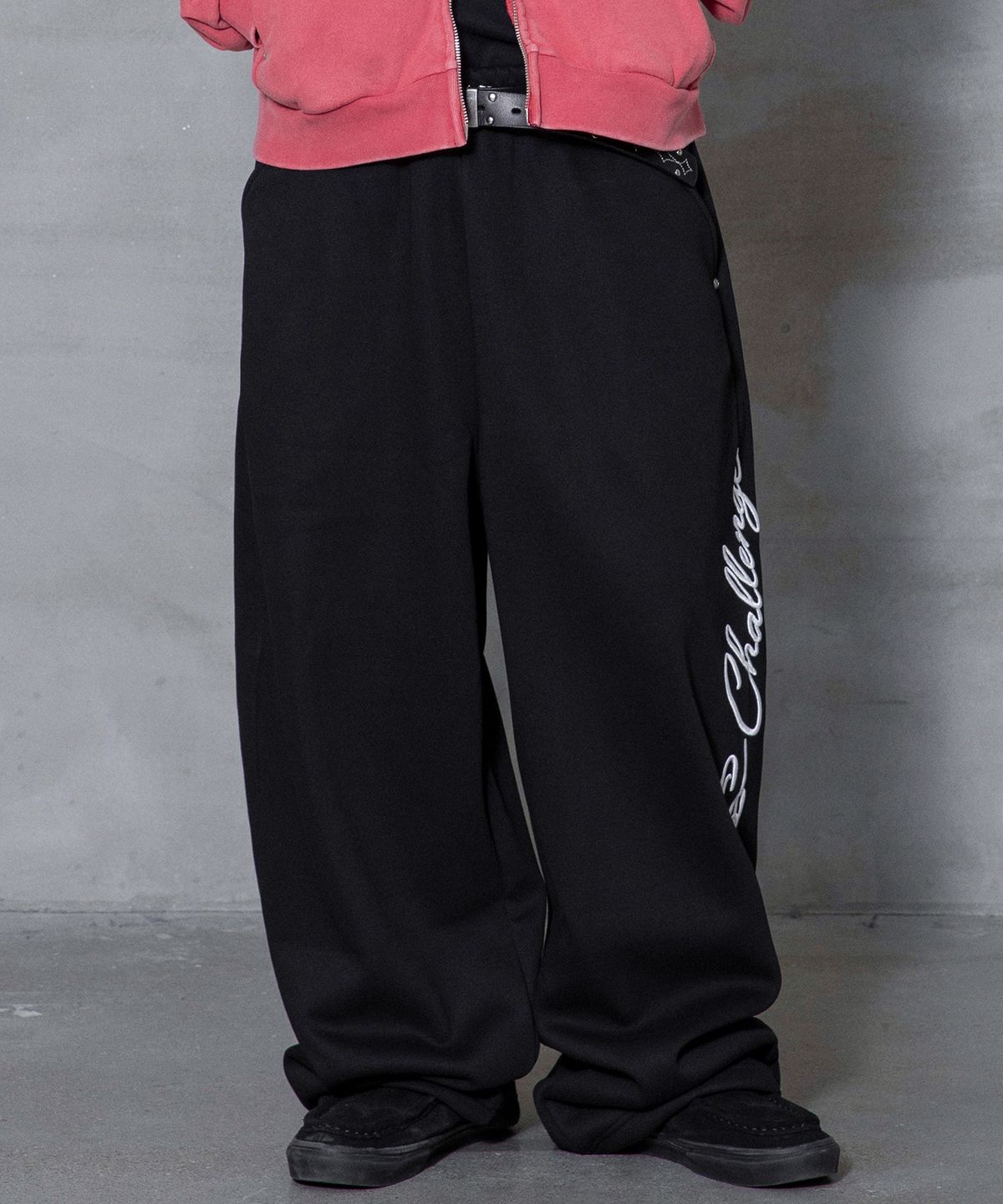 엑스톤즈(XTONZ) XF022 엔드리스 벨로아 기모 스웨트 팬츠 (BLACK)