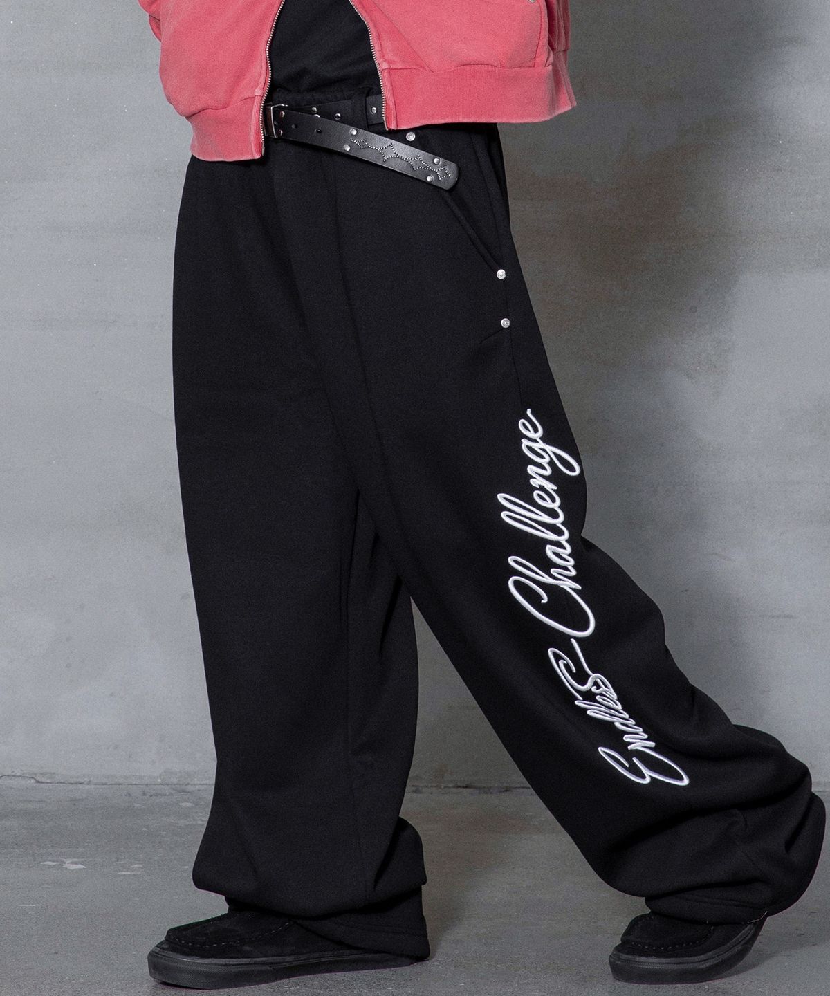 엑스톤즈(XTONZ) XF022 엔드리스 벨로아 기모 스웨트 팬츠 (BLACK)