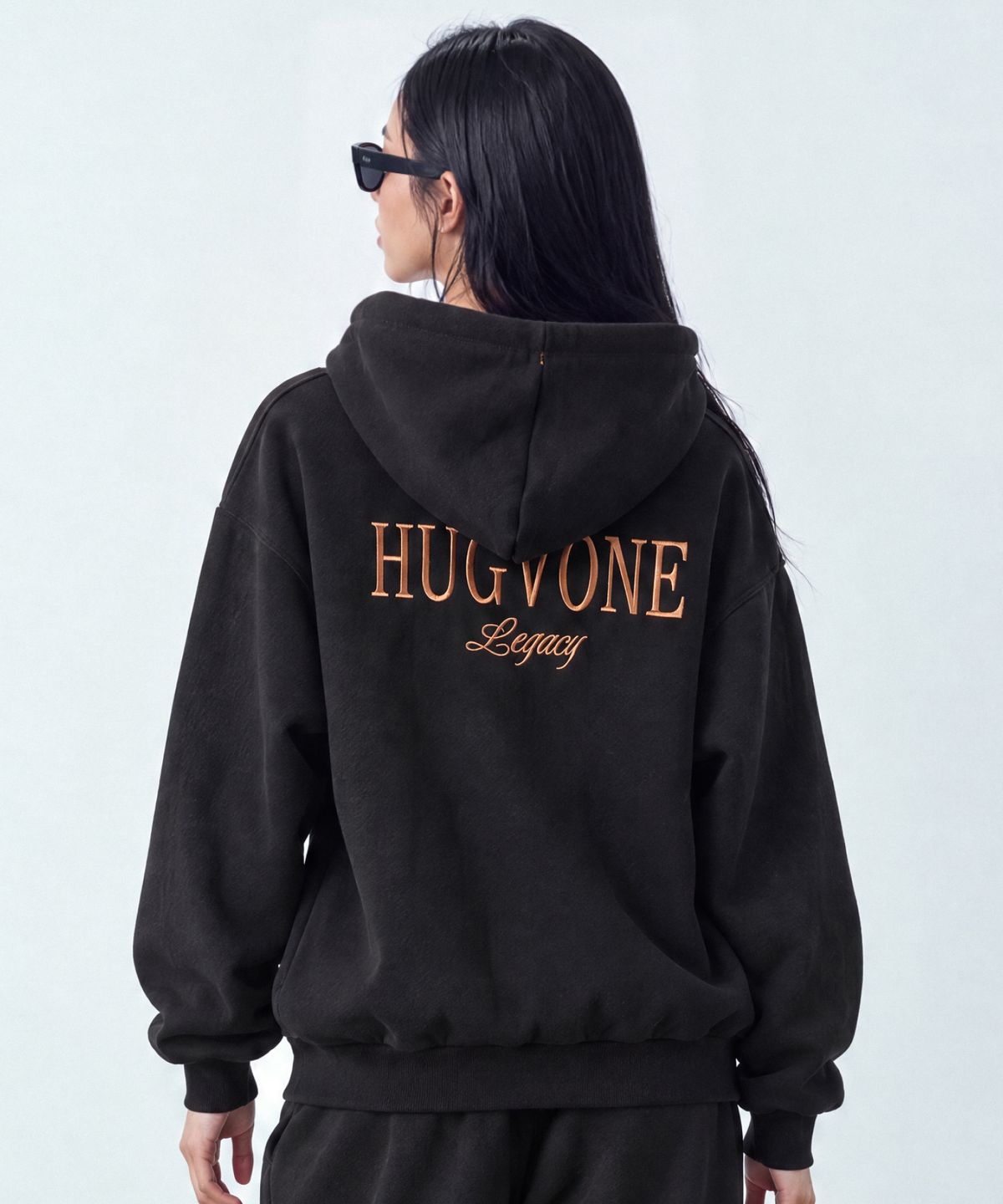 허그본(HUGVONE) 레거시 후드 집업 2컬러